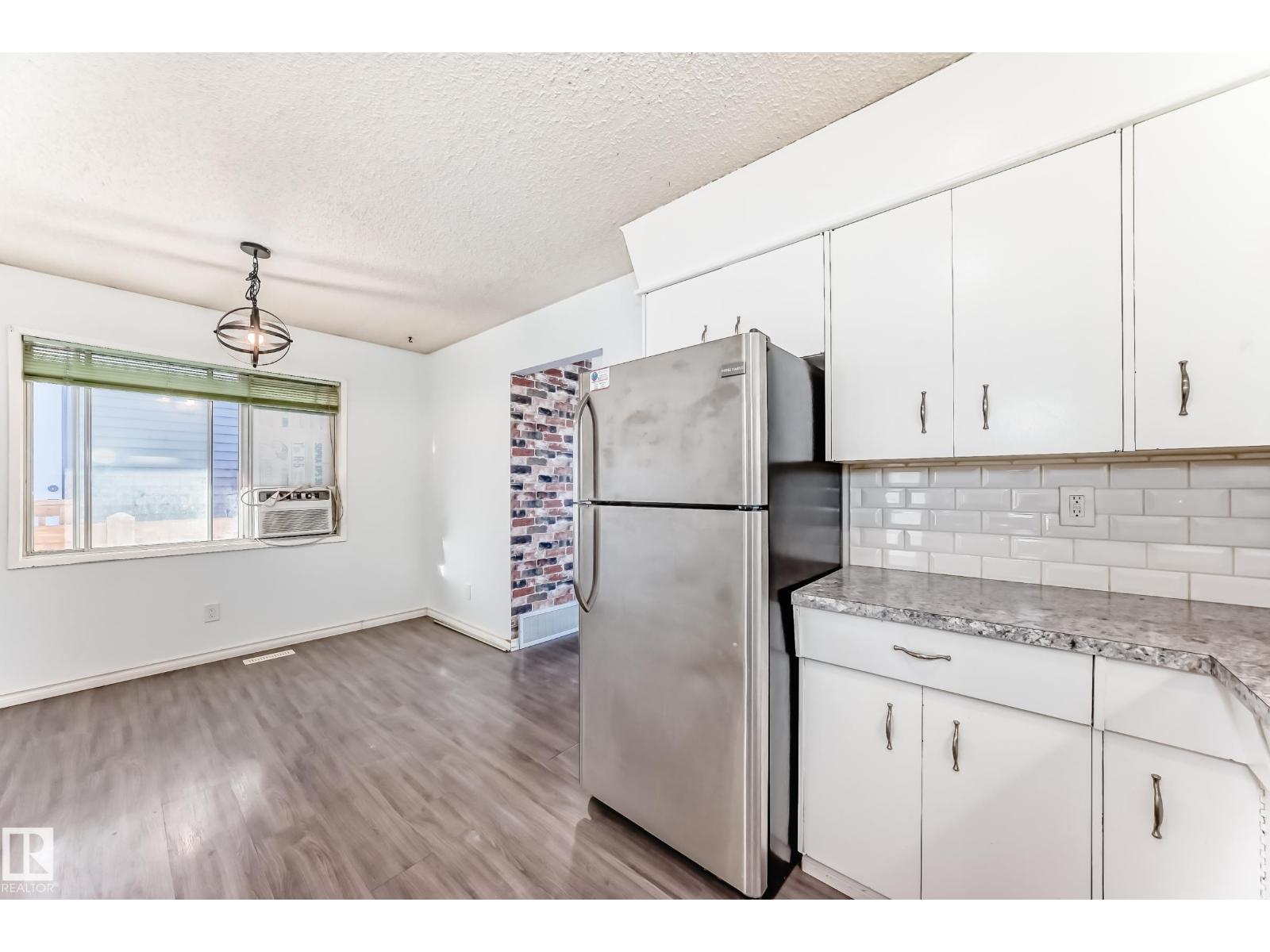 9623/9625 73 Av Nw Nw Property Photo 15