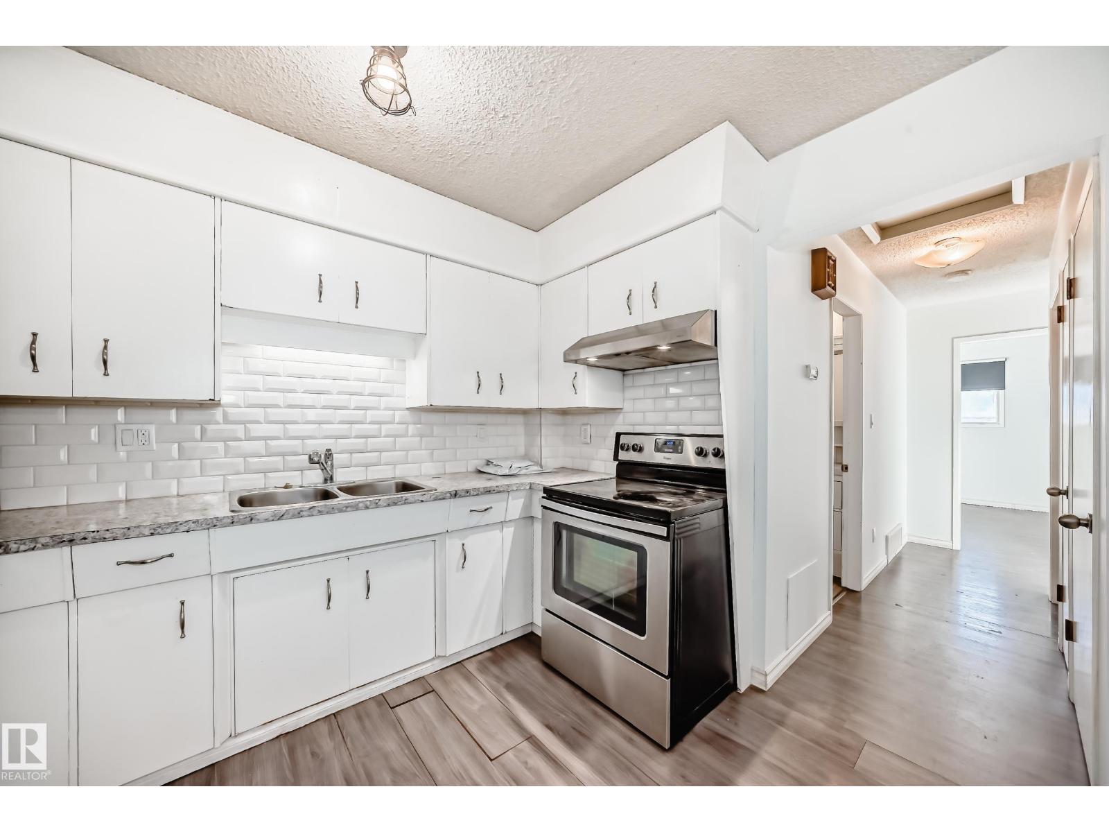 9623/9625 73 Av Nw Nw Property Photo 17