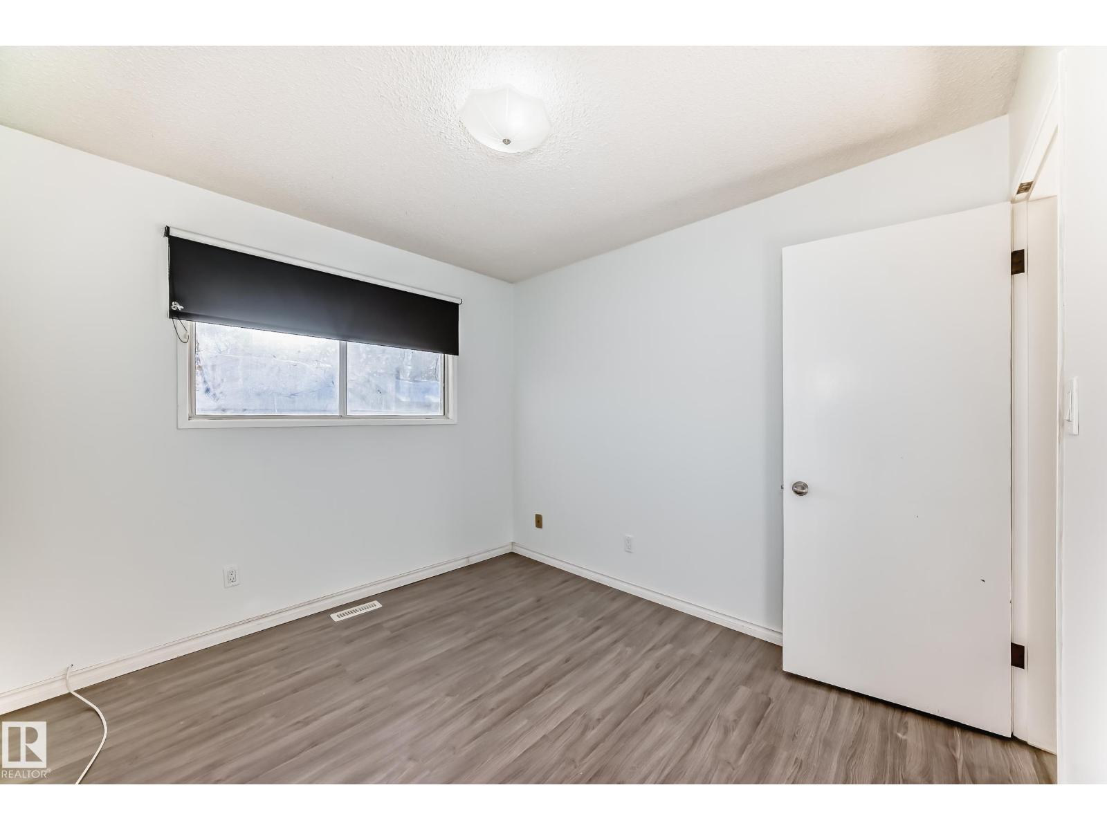 9623/9625 73 Av Nw Nw Property Photo 23