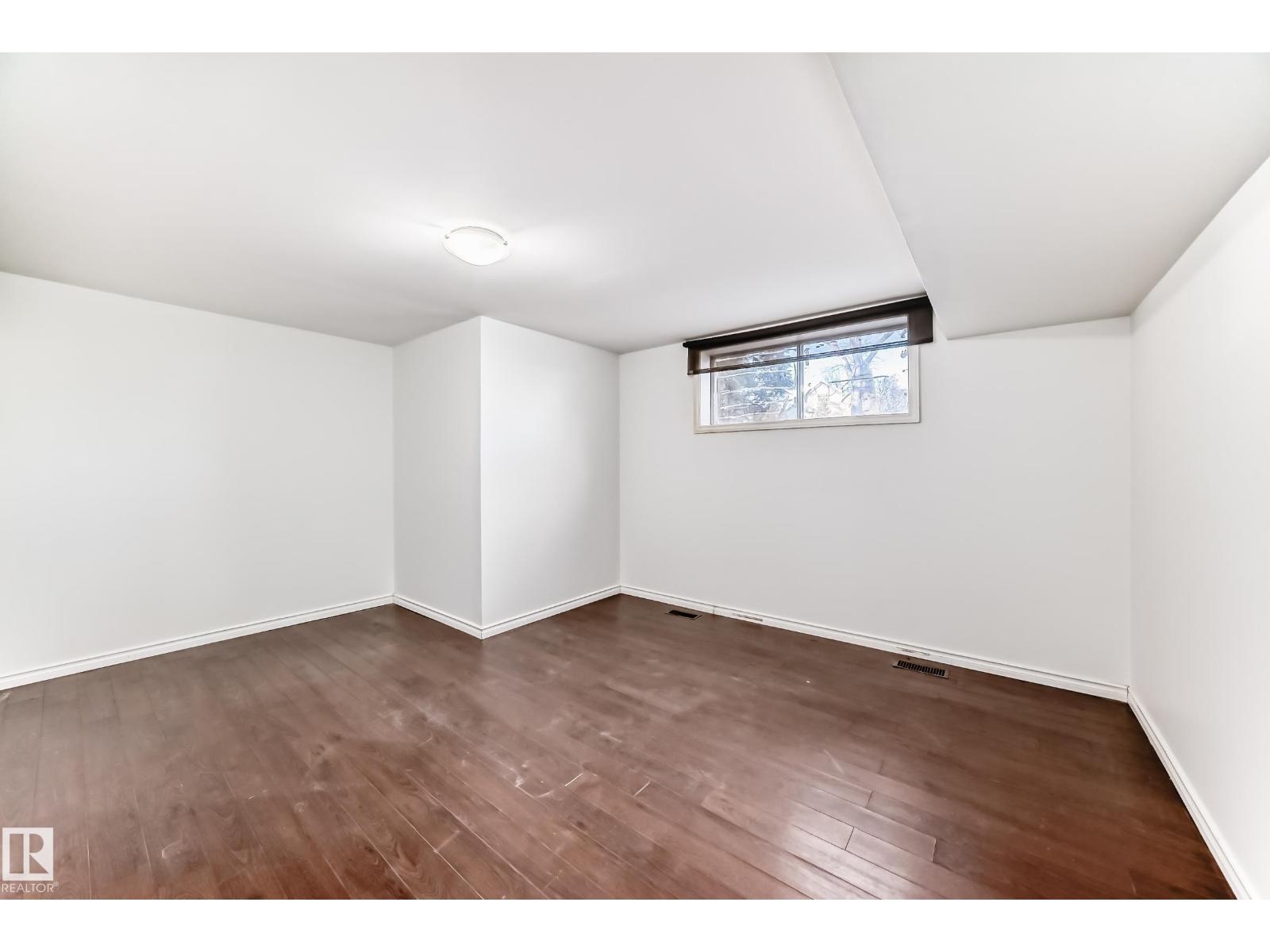 9623/9625 73 Av Nw Nw Property Photo 34