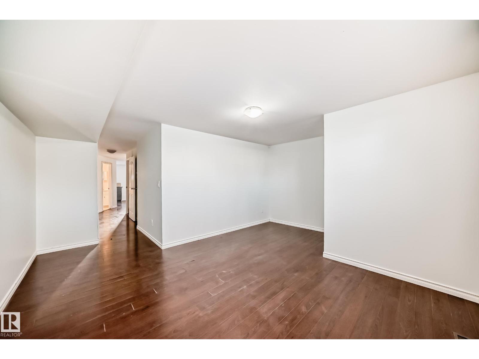 9623/9625 73 Av Nw Nw Property Photo 35