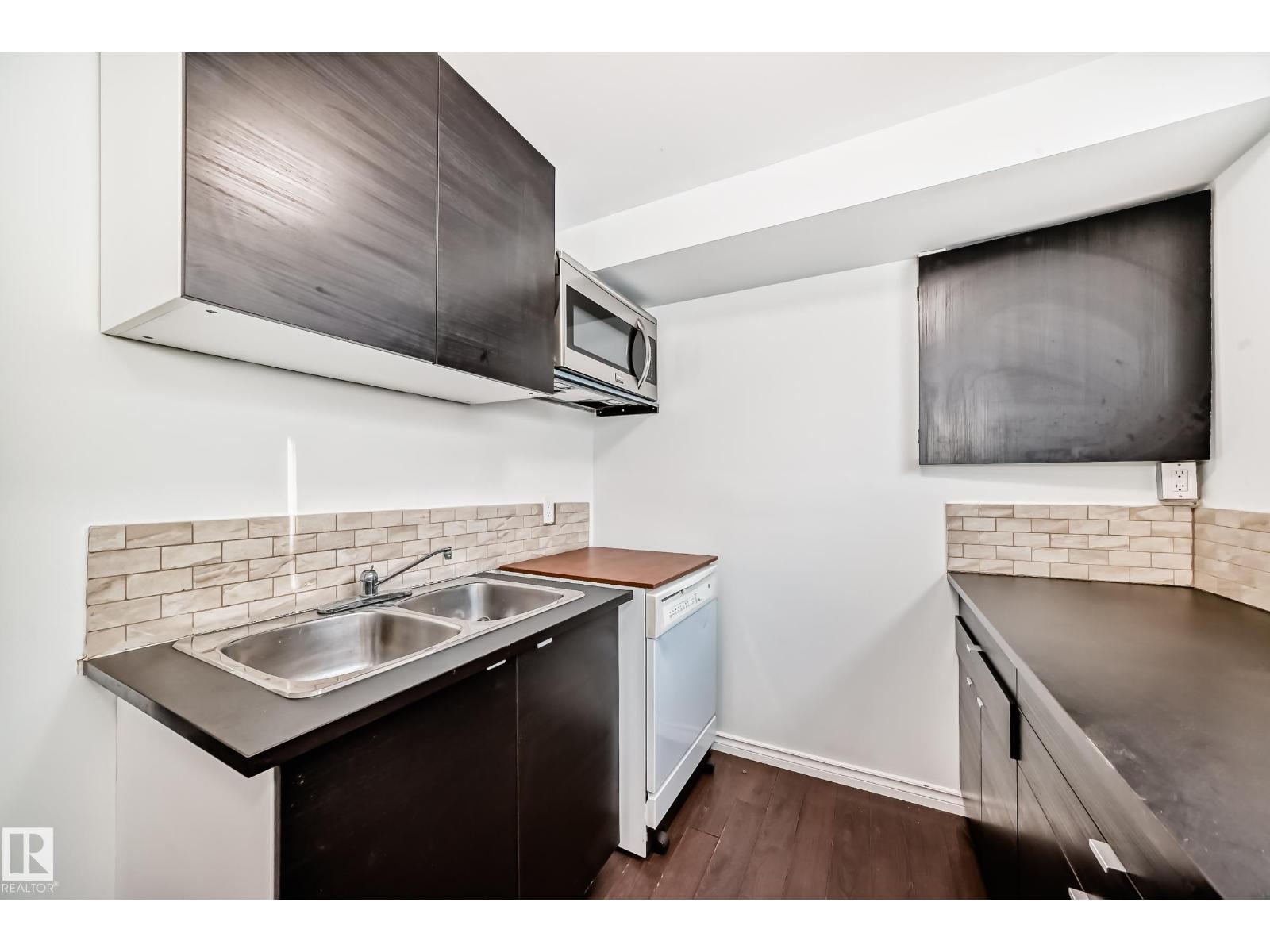 9623/9625 73 Av Nw Nw Property Photo 37