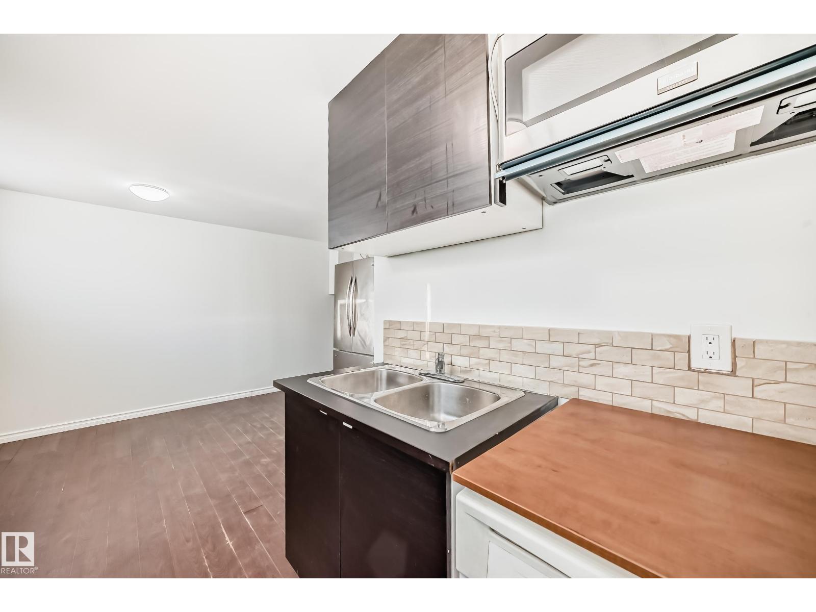 9623/9625 73 Av Nw Nw Property Photo 38