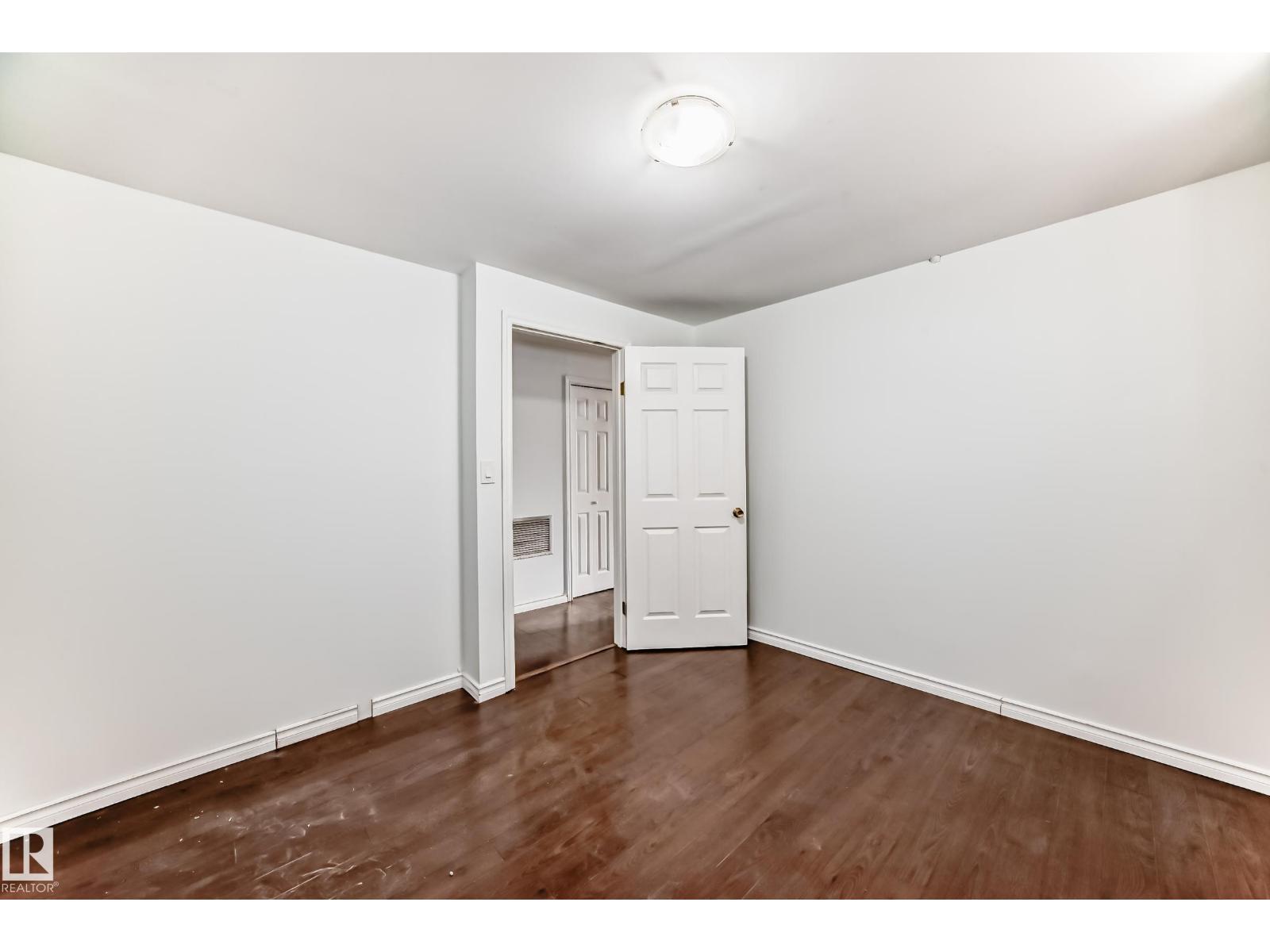 9623/9625 73 Av Nw Nw Property Photo 44