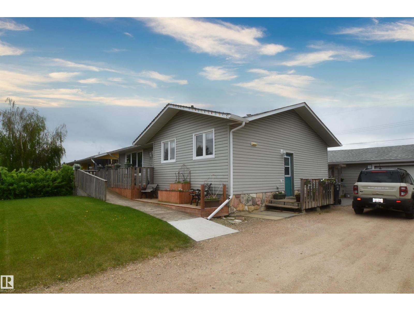 5117 54 Av Property Photo 2
