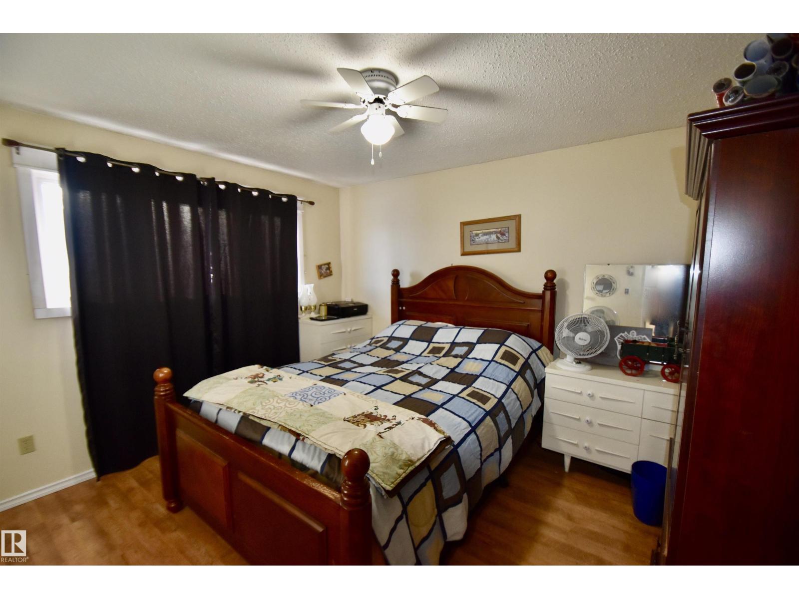 5117 54 Av Property Photo 13