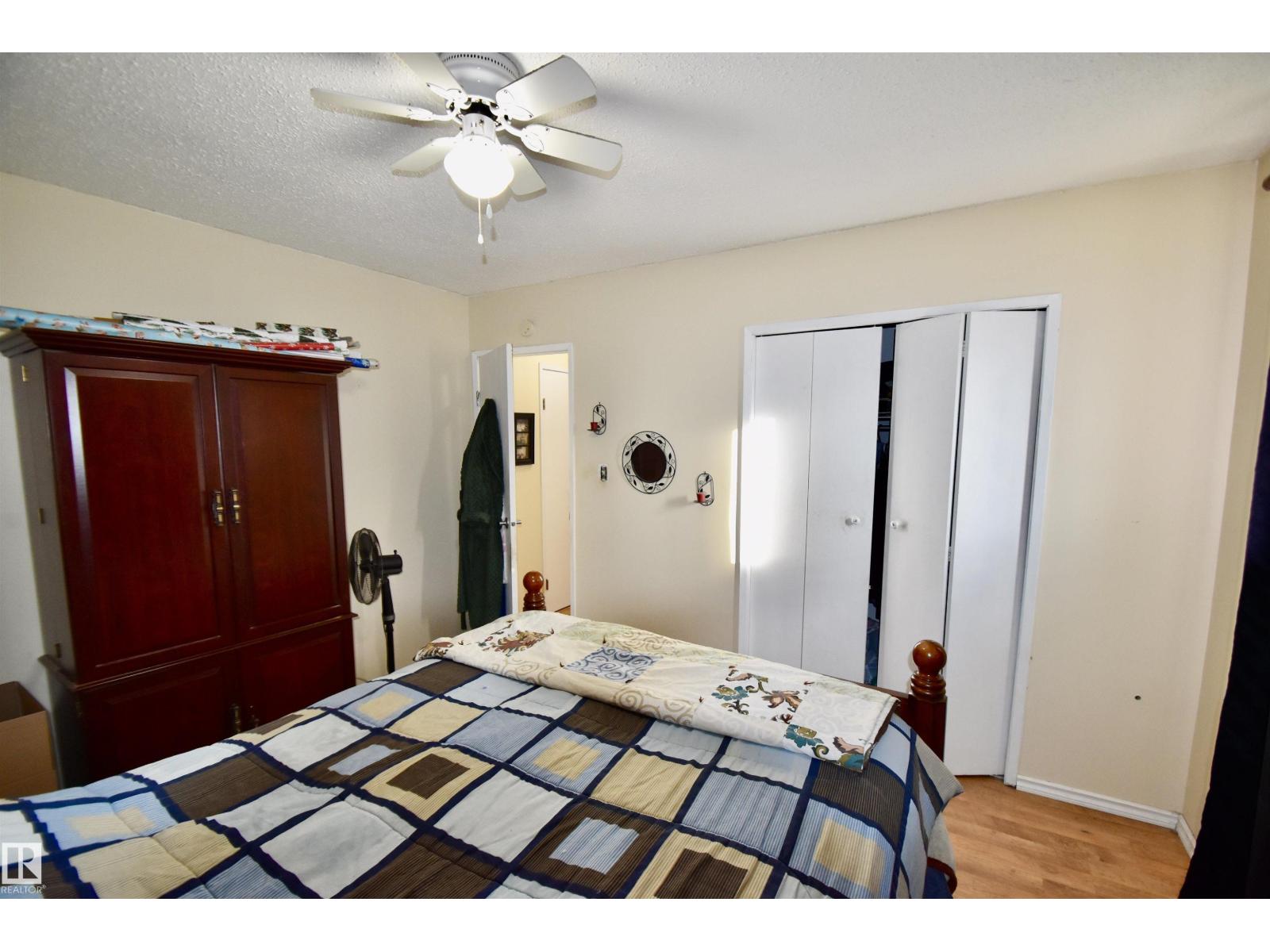 5117 54 Av Property Photo 14