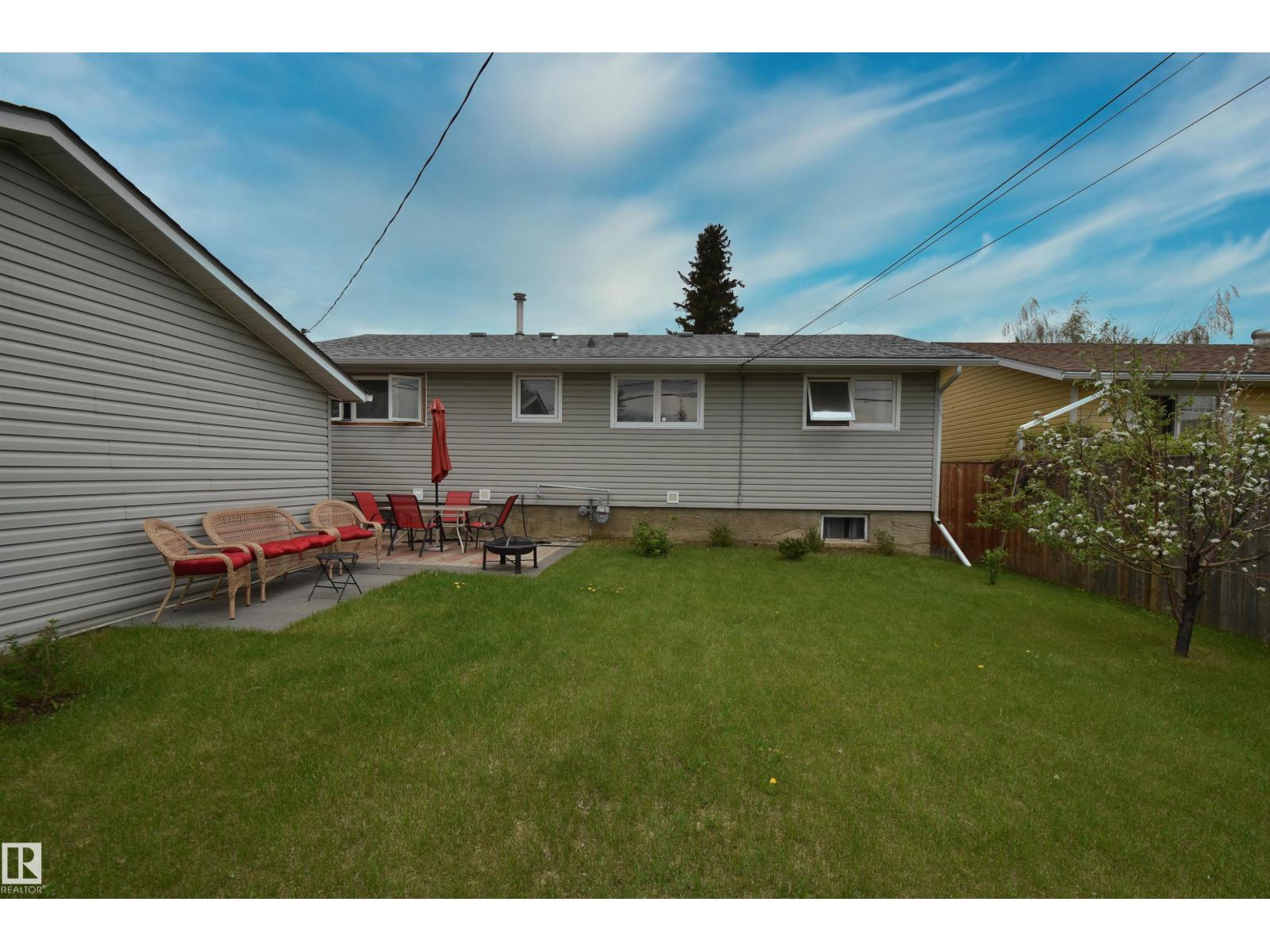 5117 54 Av Property Photo 27