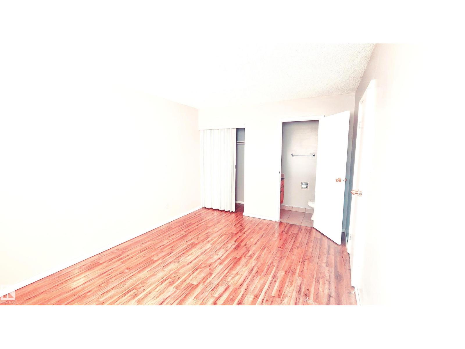 #2 11265 31 Av Nw Property Photo 9