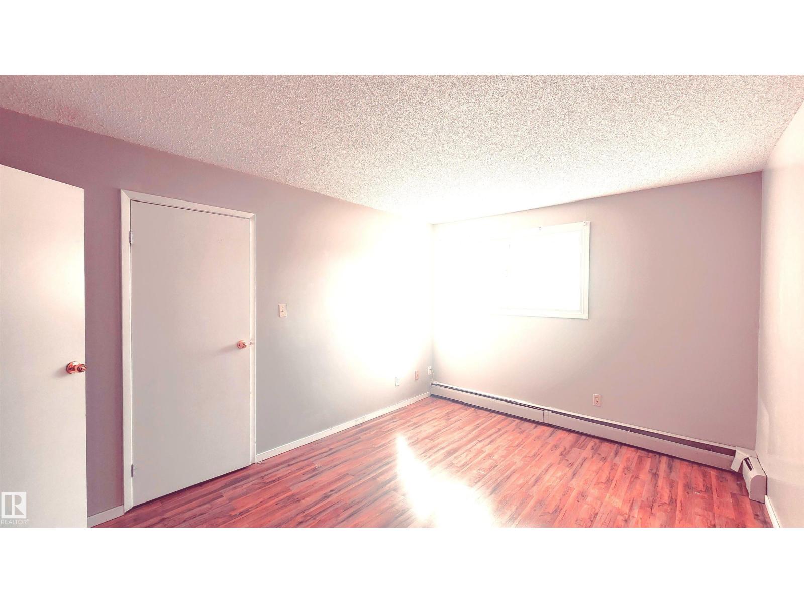 #2 11265 31 Av Nw Property Photo 10