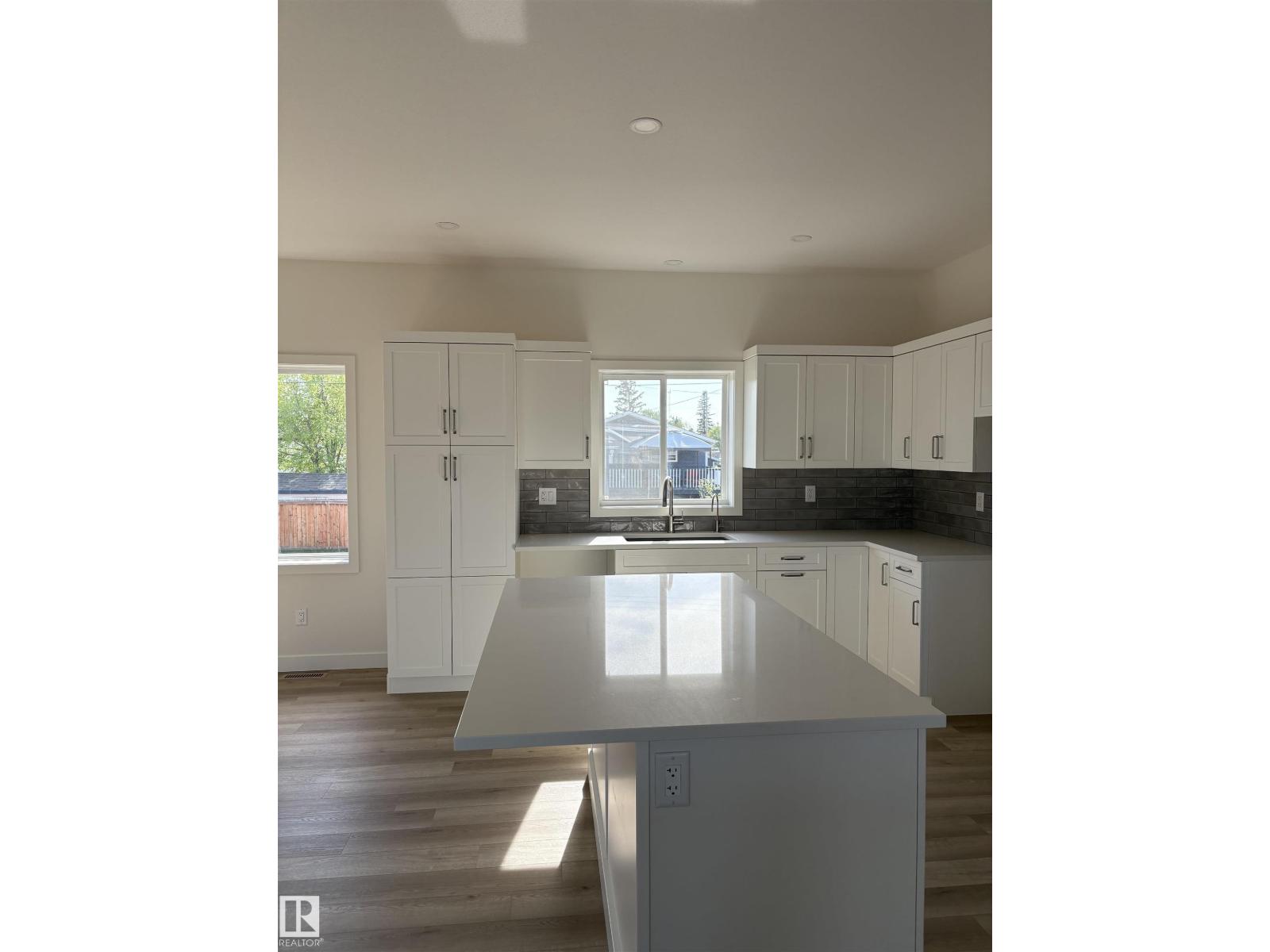 6 4 Av Property Photo 10