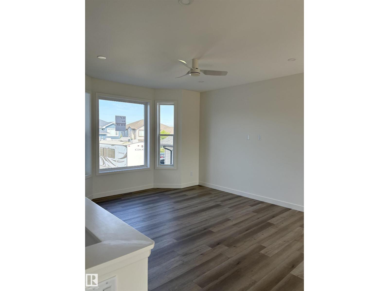 6 4 Av Property Photo 13
