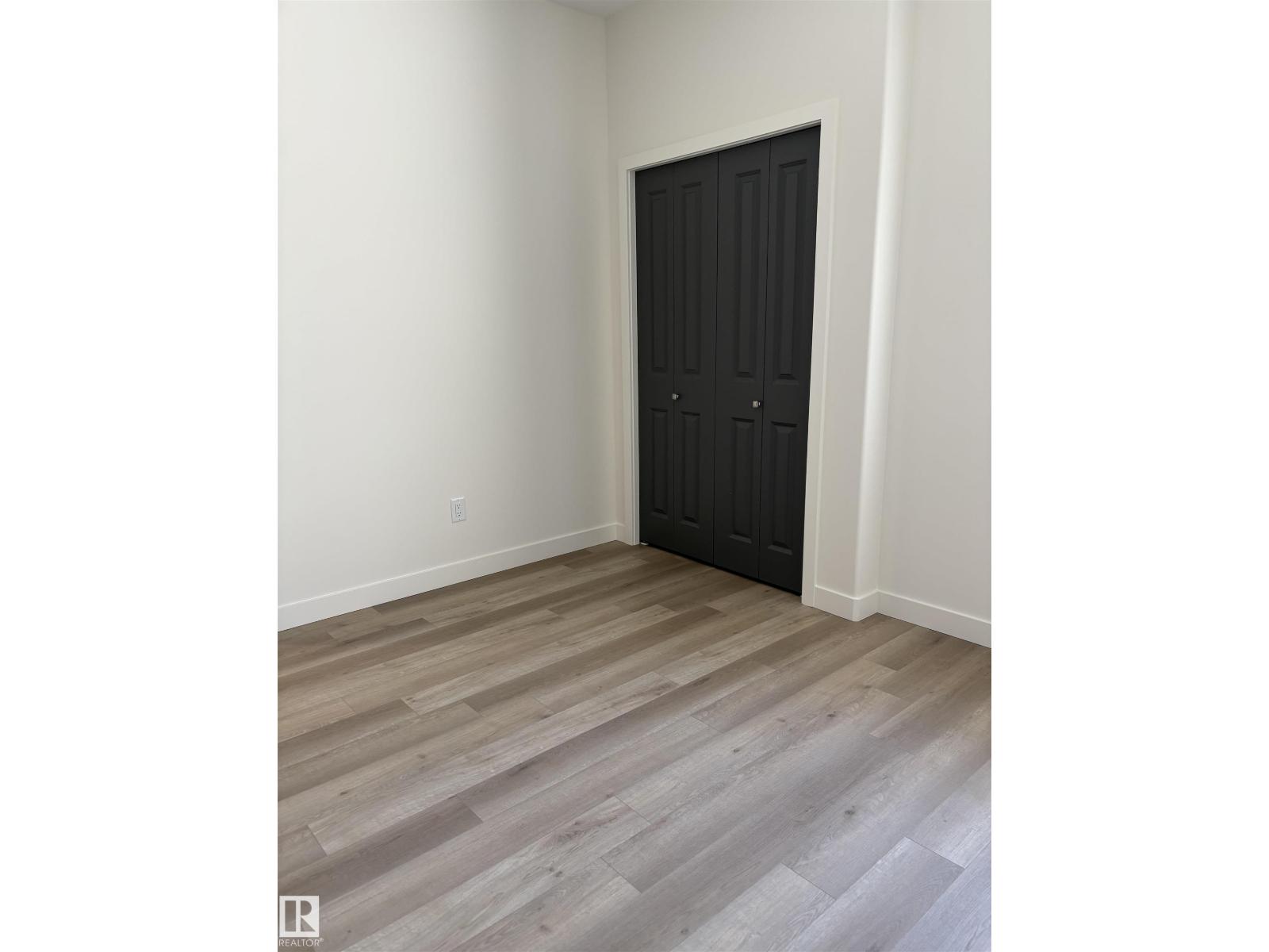 6 4 Av Property Photo 16