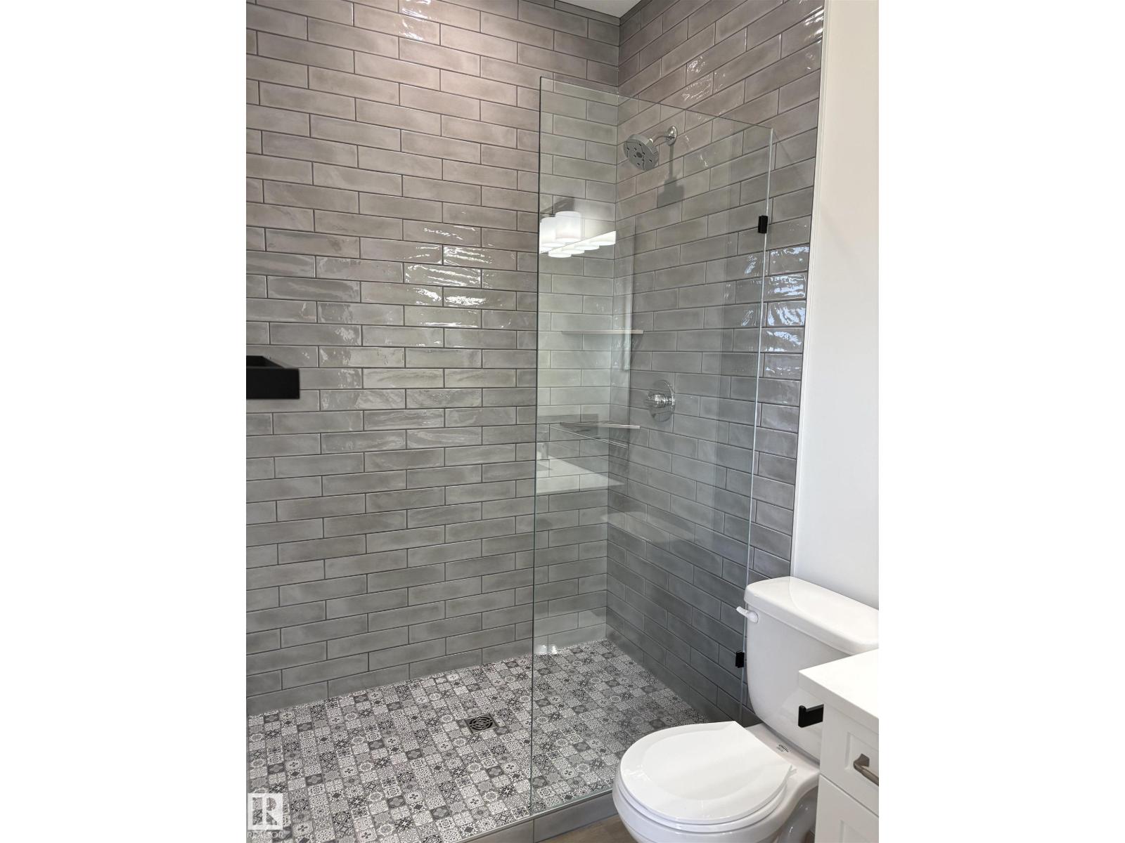 6 4 Av Property Photo 17