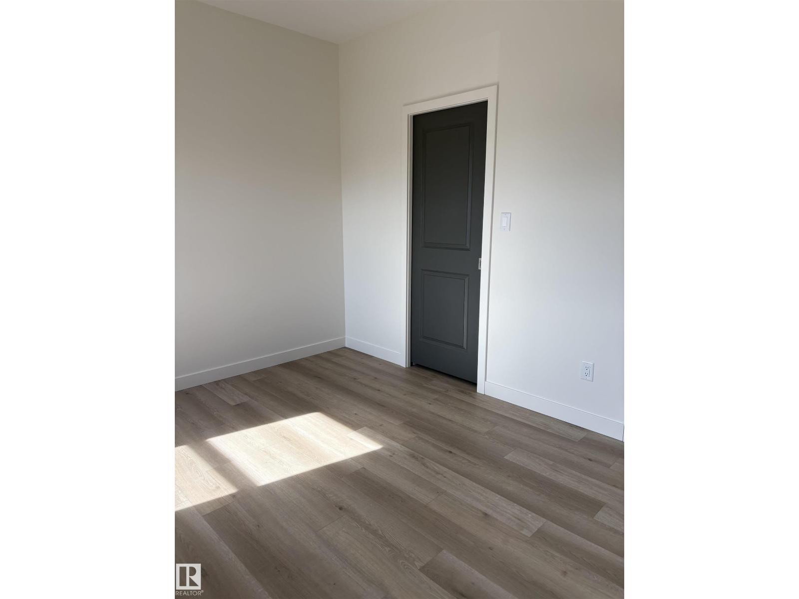 6 4 Av Property Photo 18