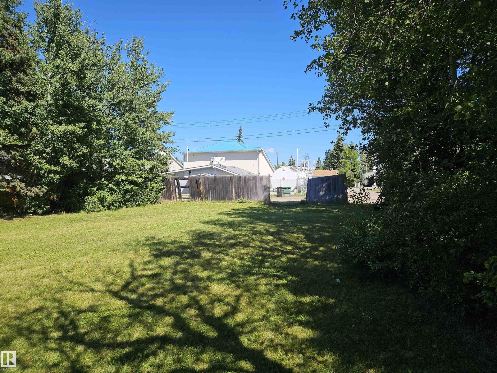 4719 48 St Property Photo 1
