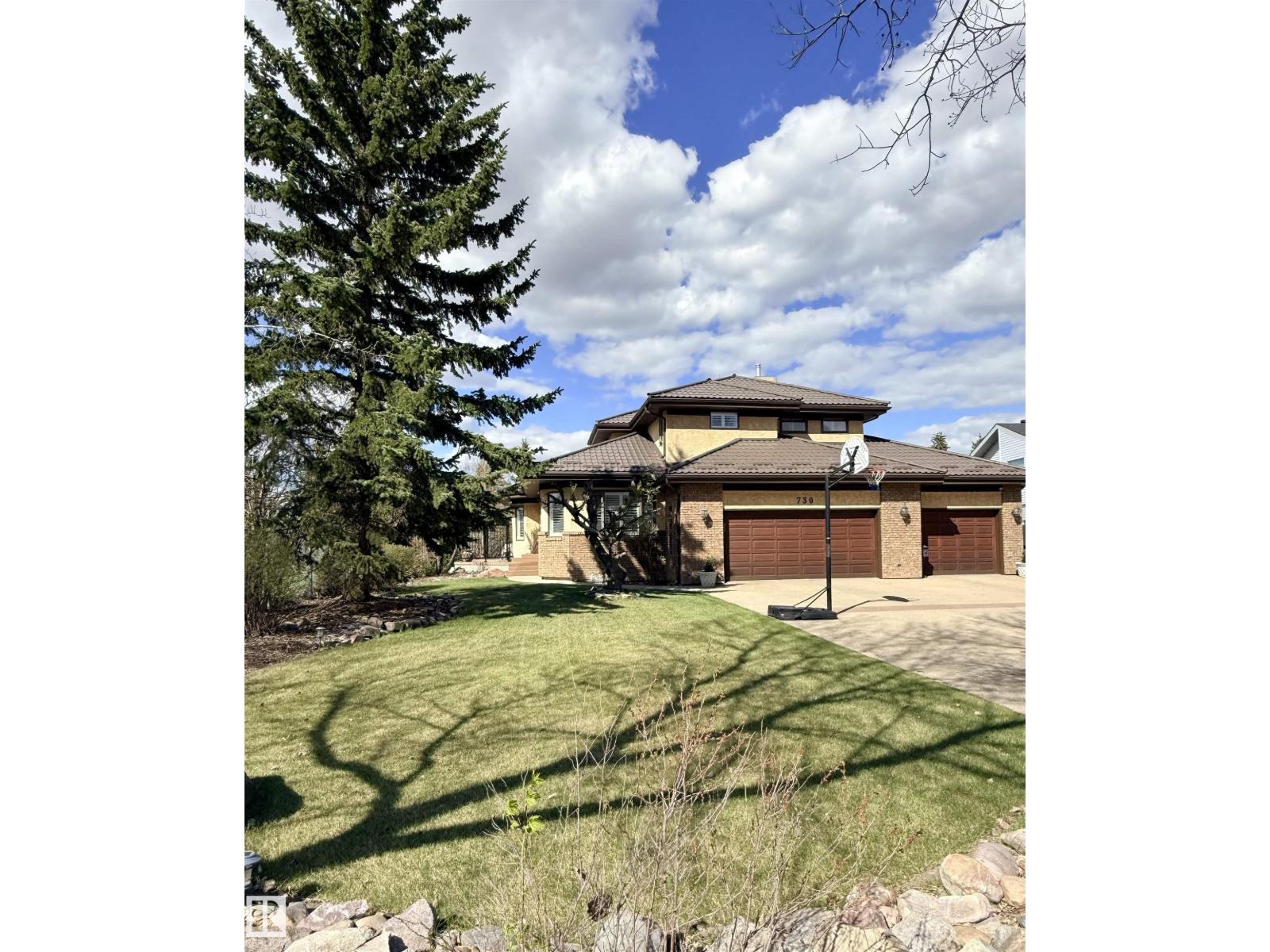 730 ESTATE DR