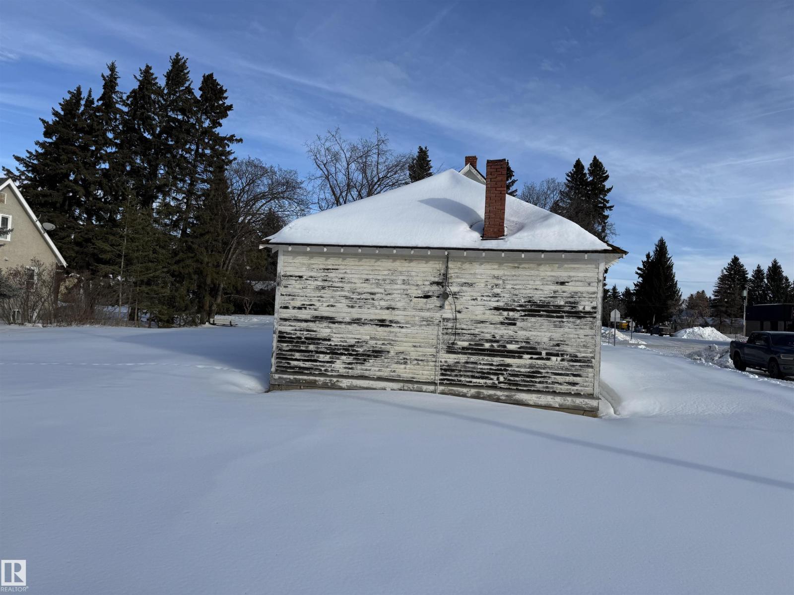 5204 50 St Property Photo 6