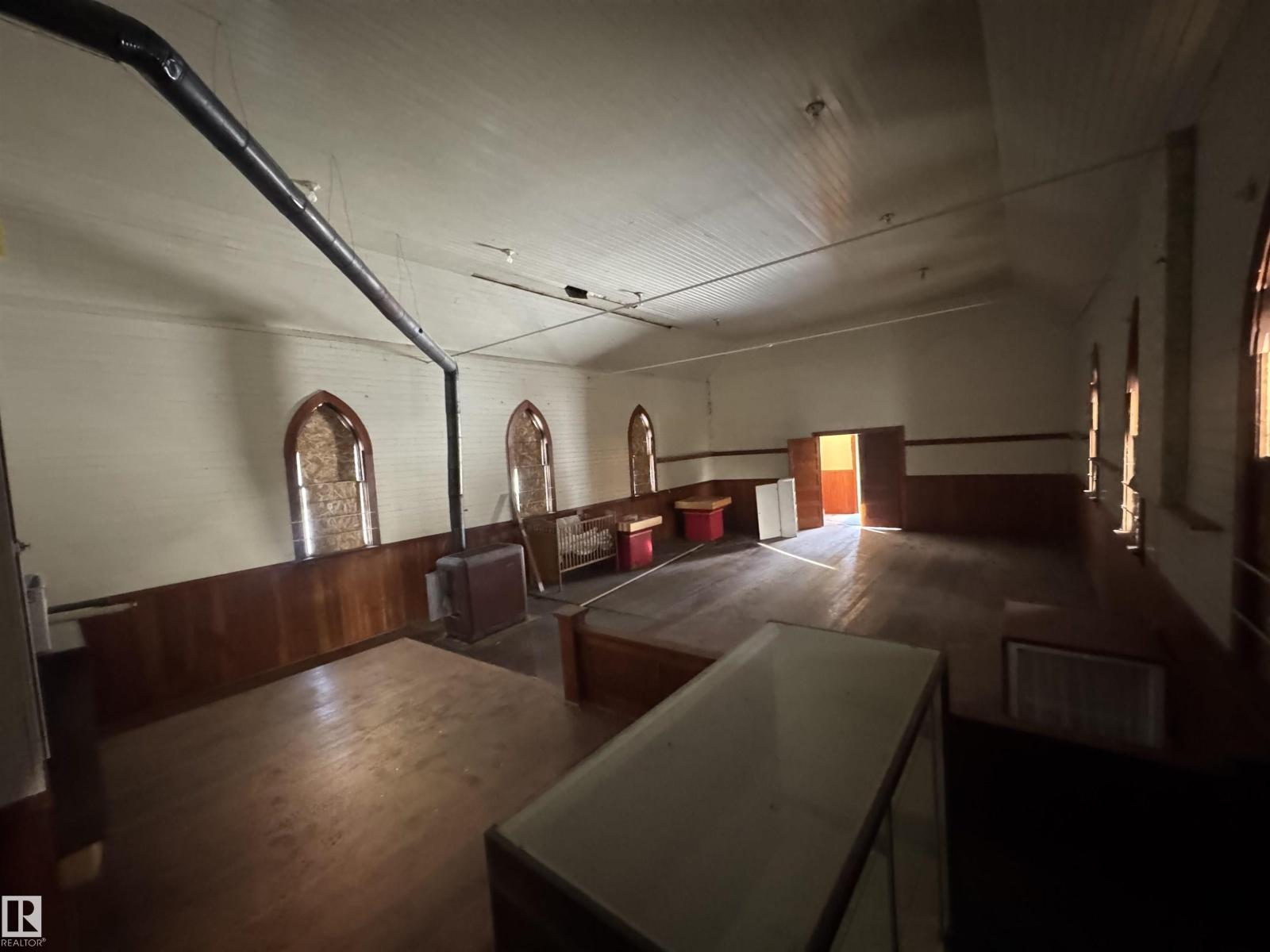 5204 50 St Property Photo 11