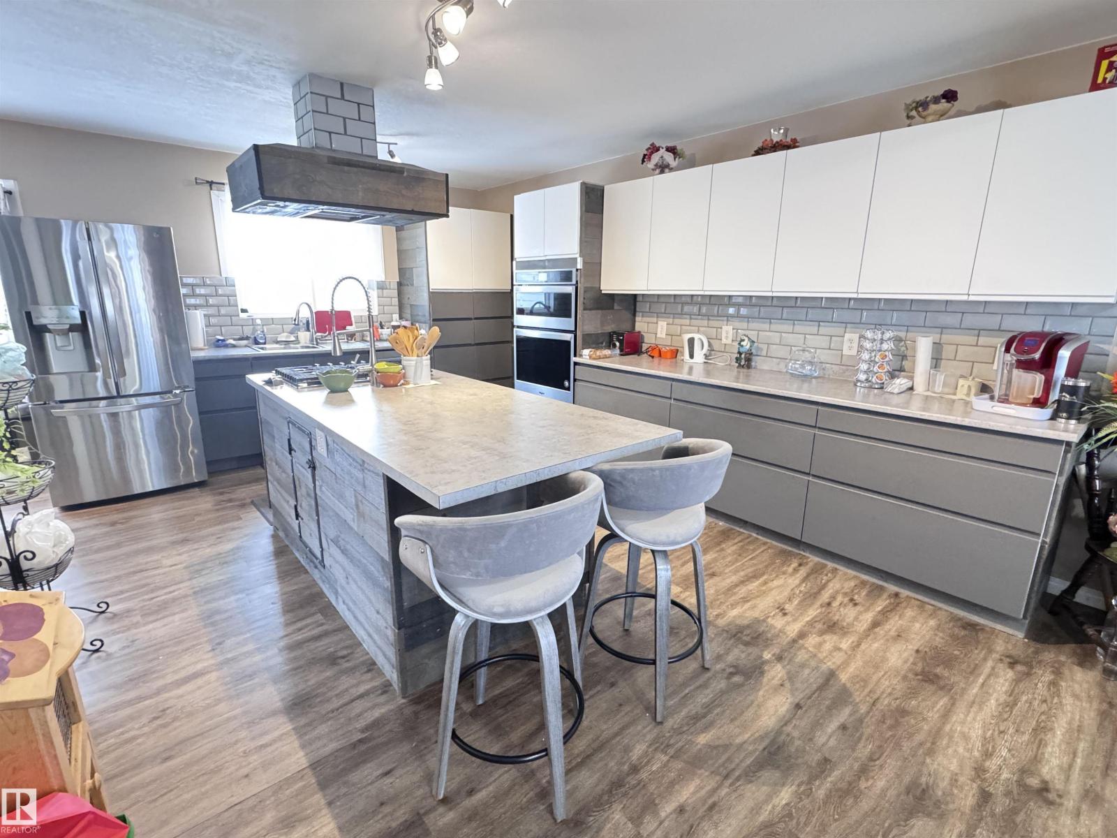 10503 110 St Property Photo 5