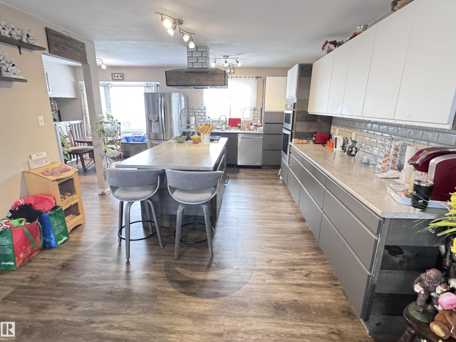 10503 110 St Property Photo 6