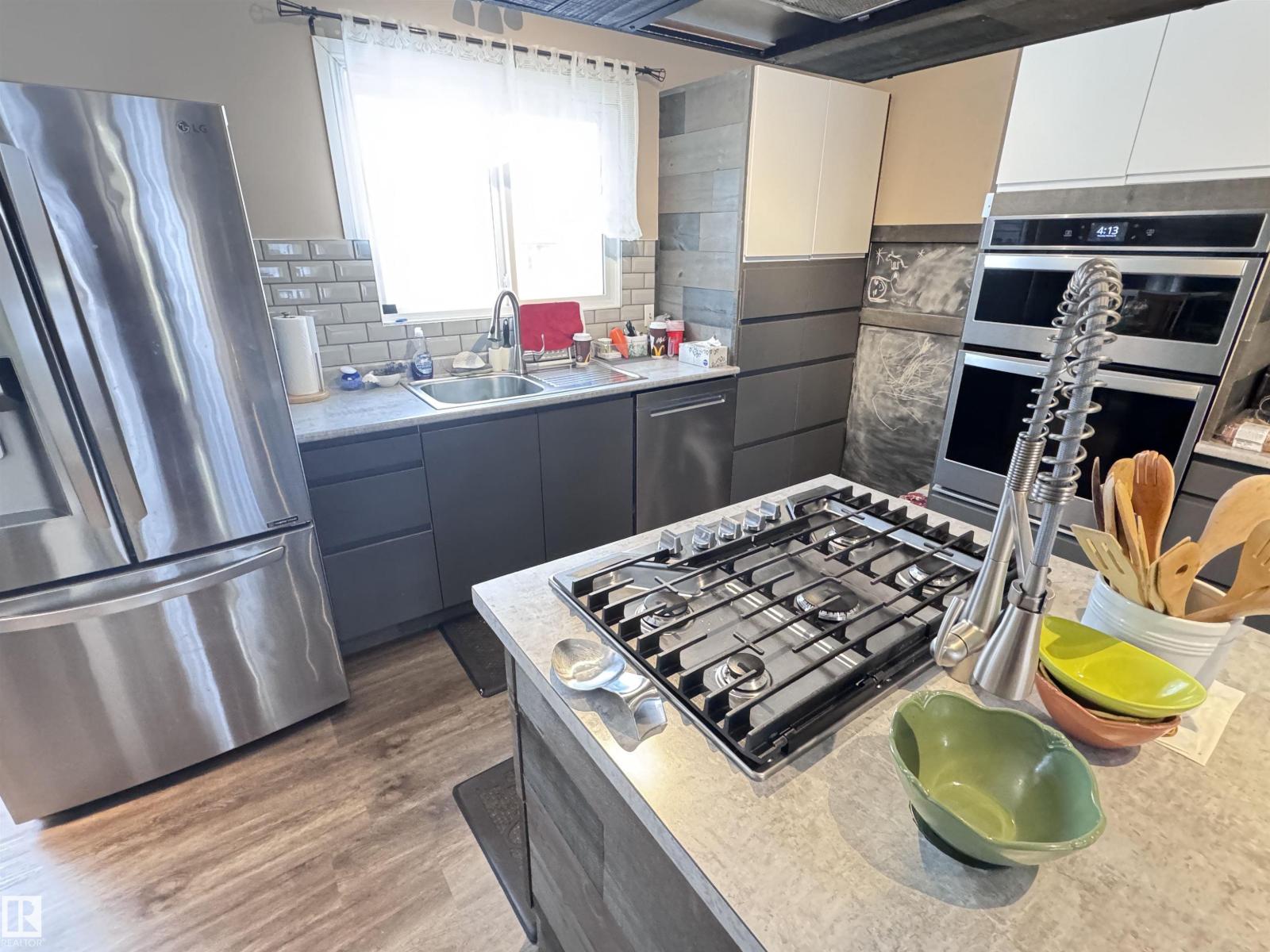 10503 110 St Property Photo 8
