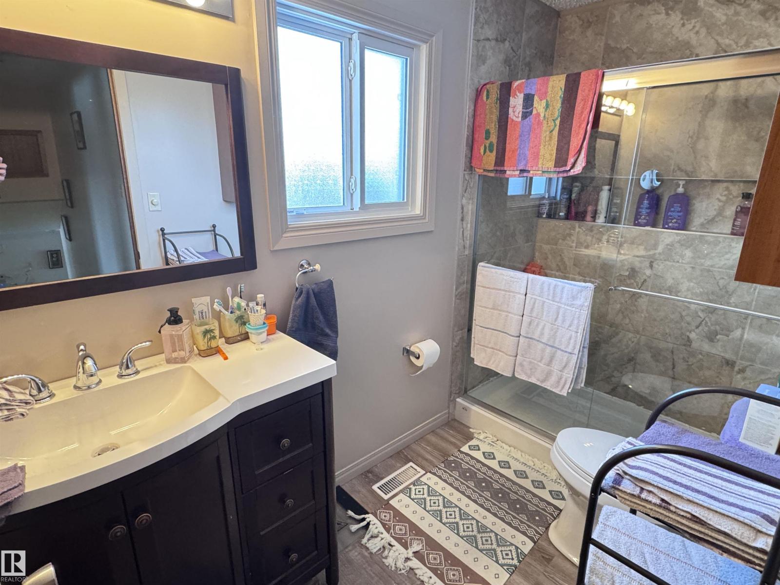 10503 110 St Property Photo 9