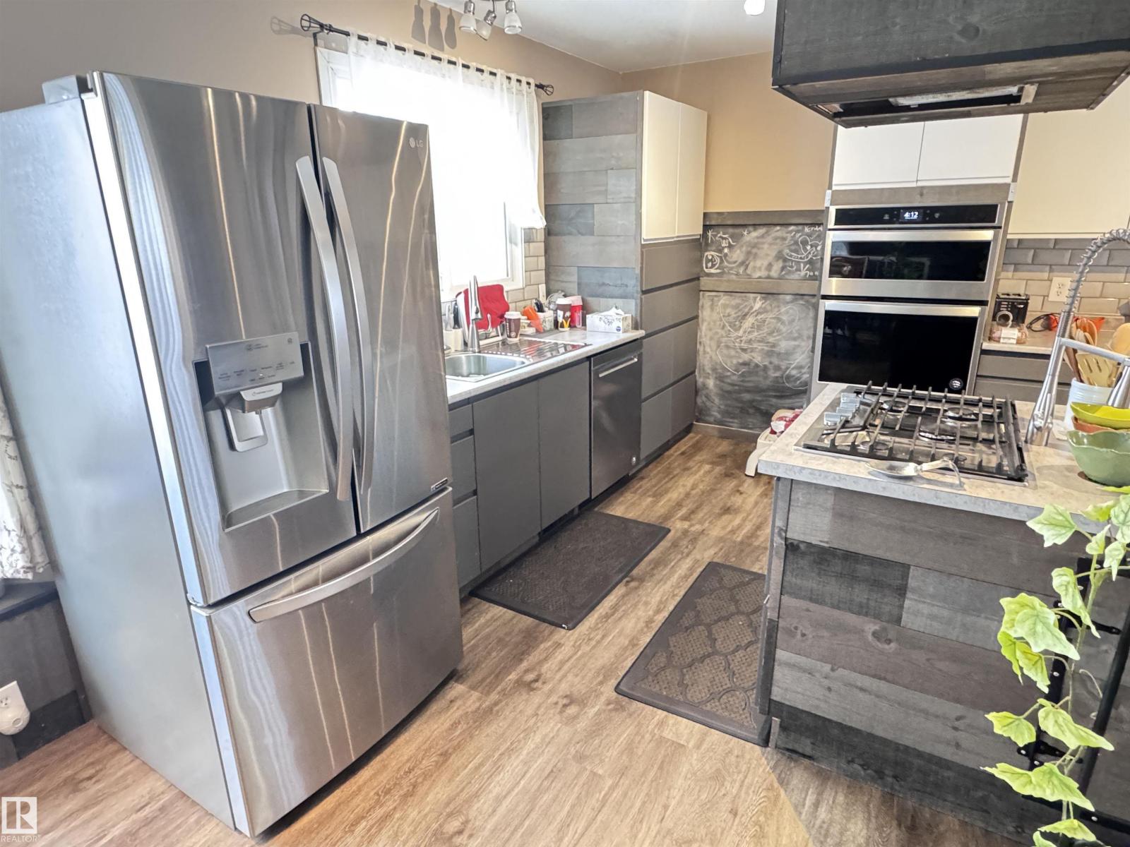 10503 110 St Property Photo 12