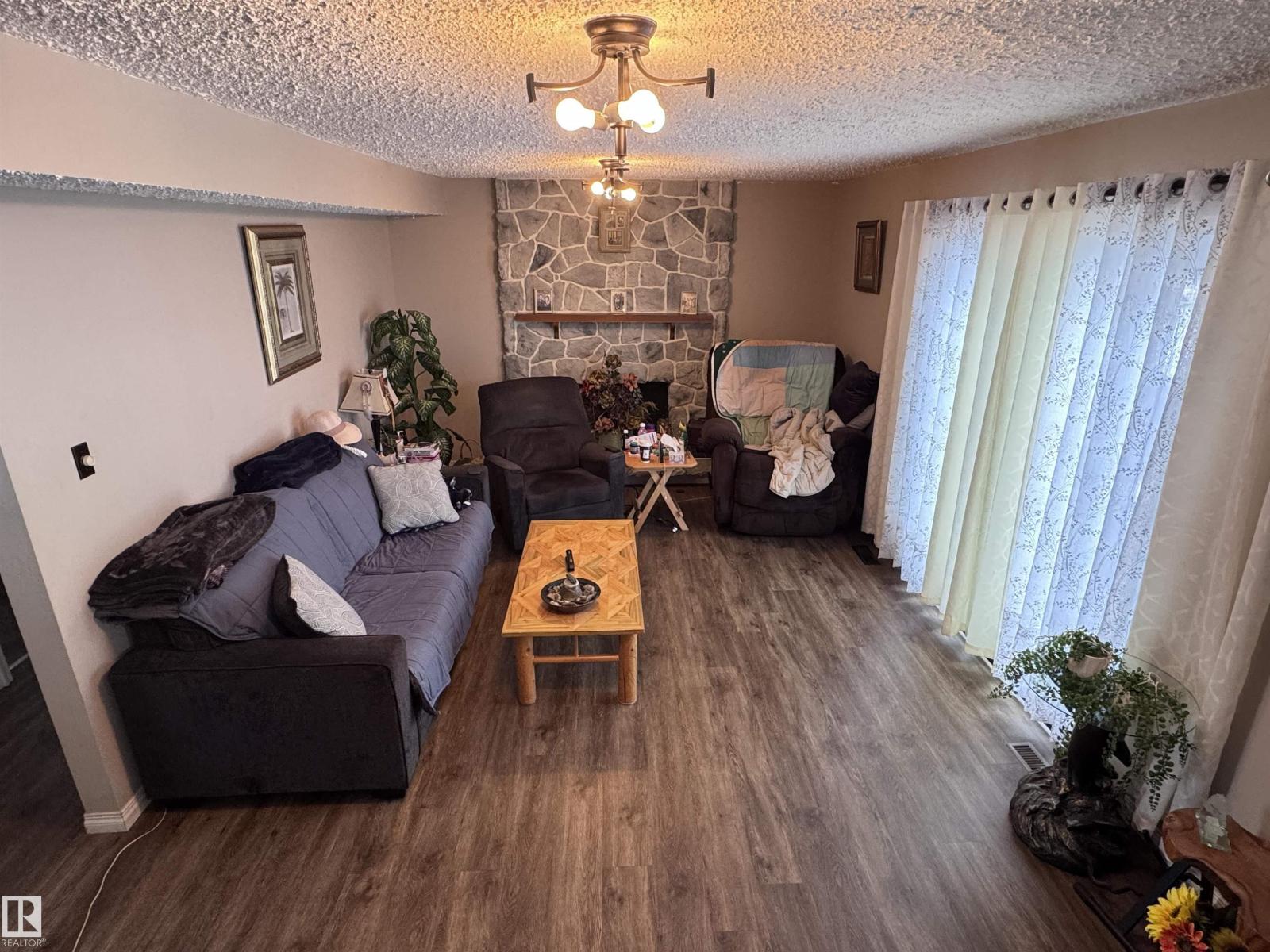 10503 110 St Property Photo 20