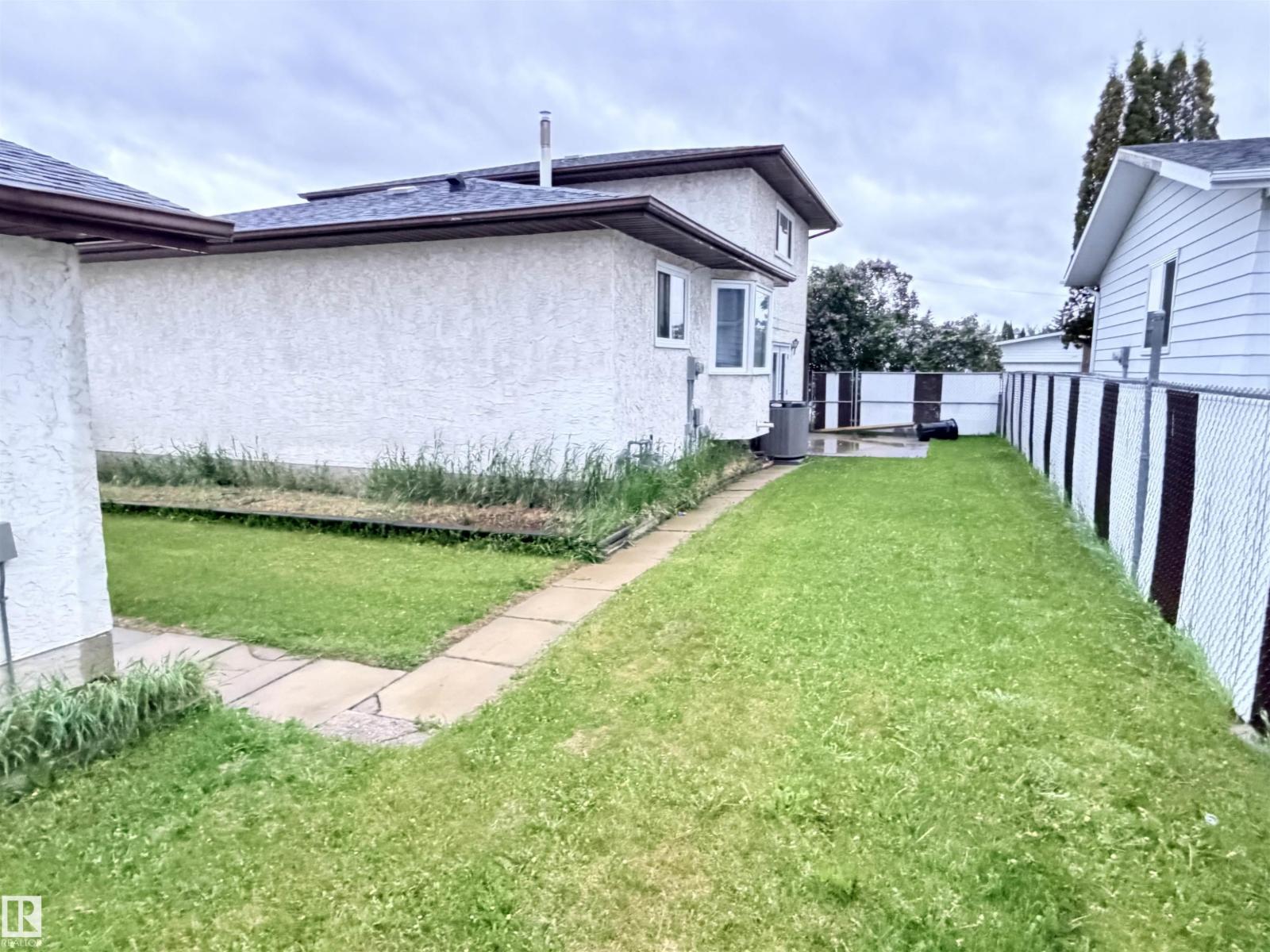 10503 110 St Property Photo 35