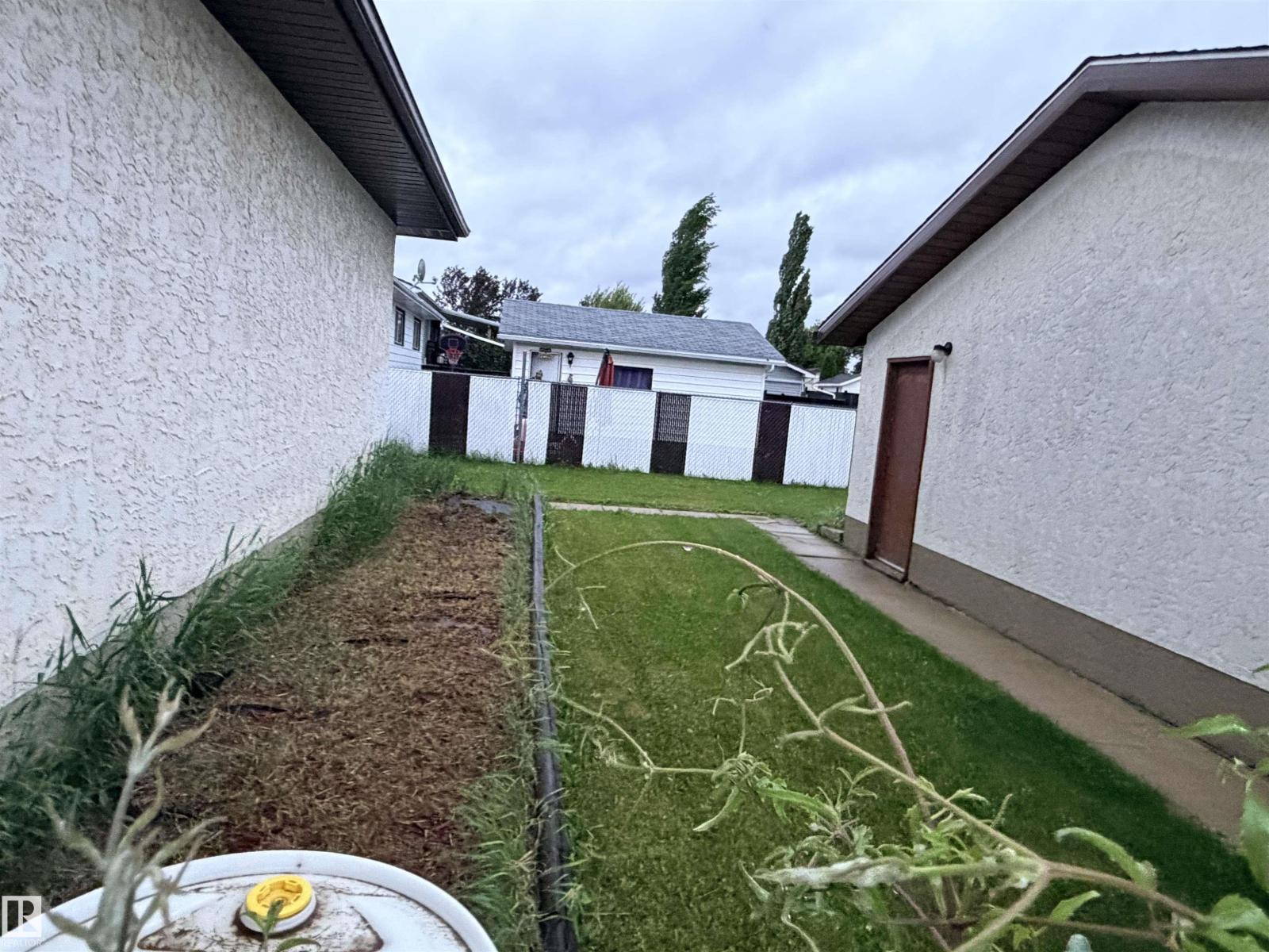 10503 110 St Property Photo 36