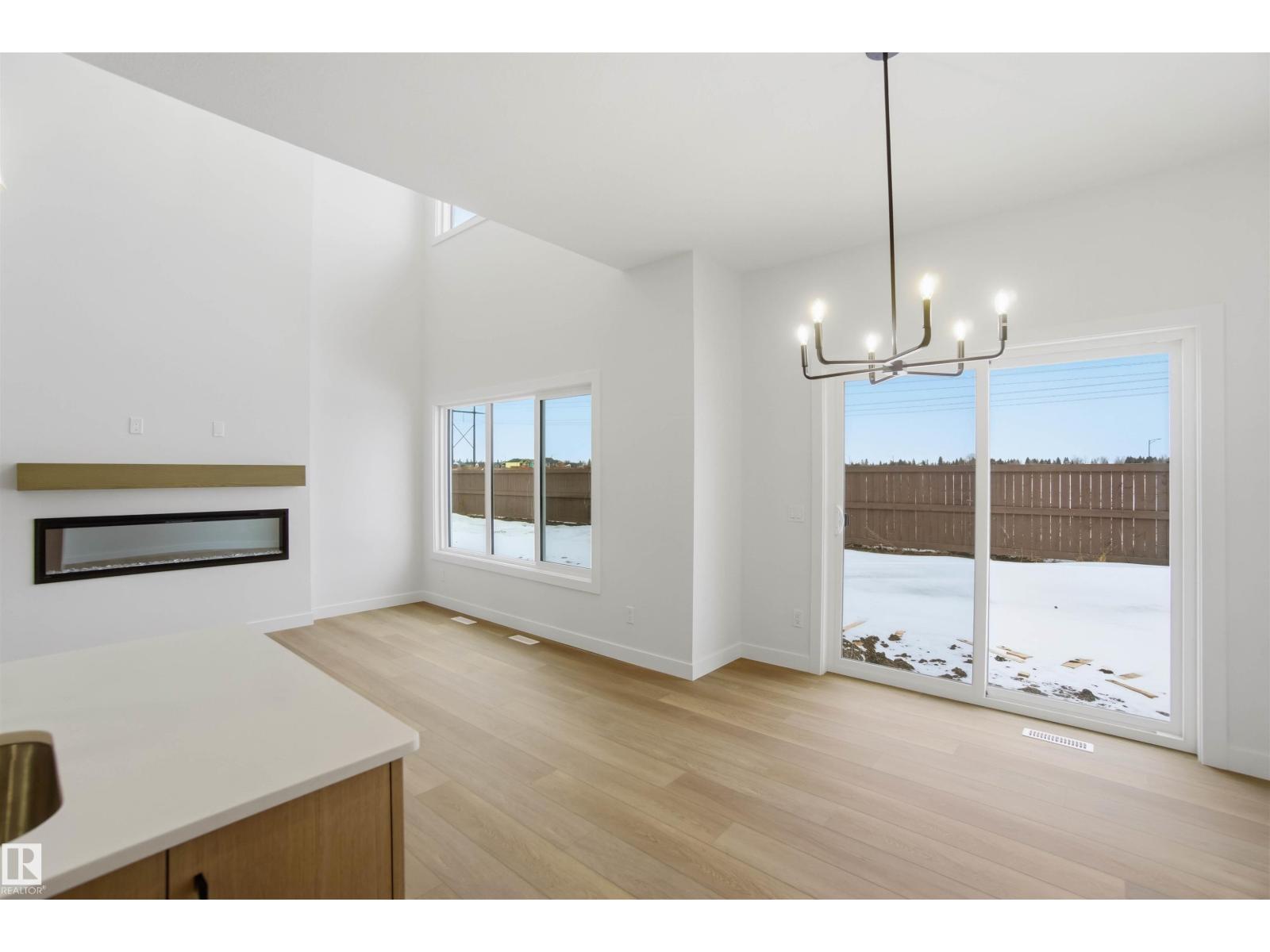 19348 29 Av Nw Property Photo 6