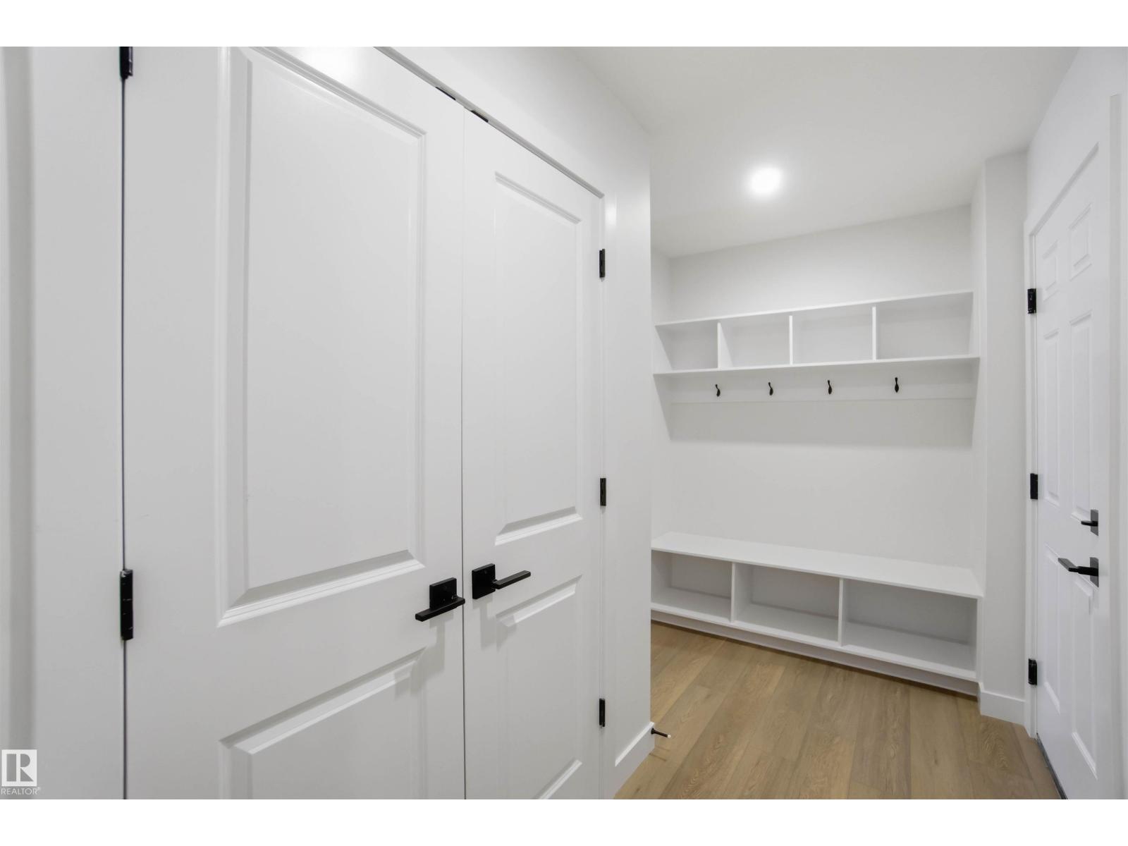 19348 29 Av Nw Property Photo 7