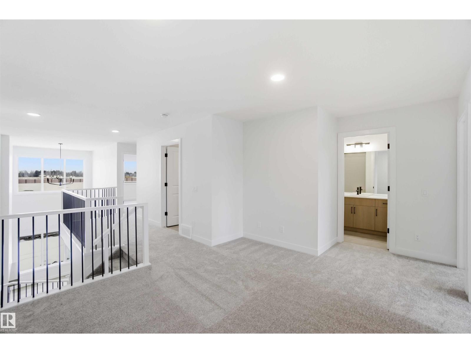 19348 29 Av Nw Property Photo 19
