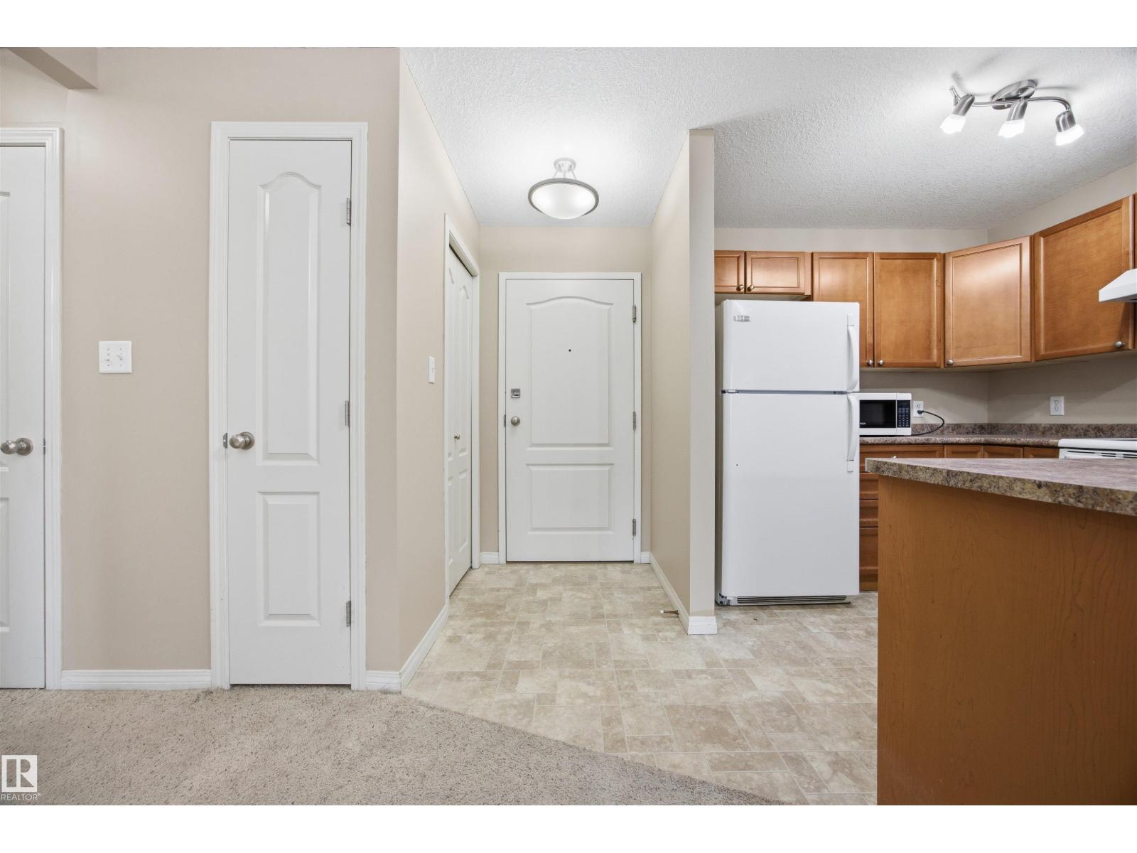 #107 4903 47 Av Property Photo 3