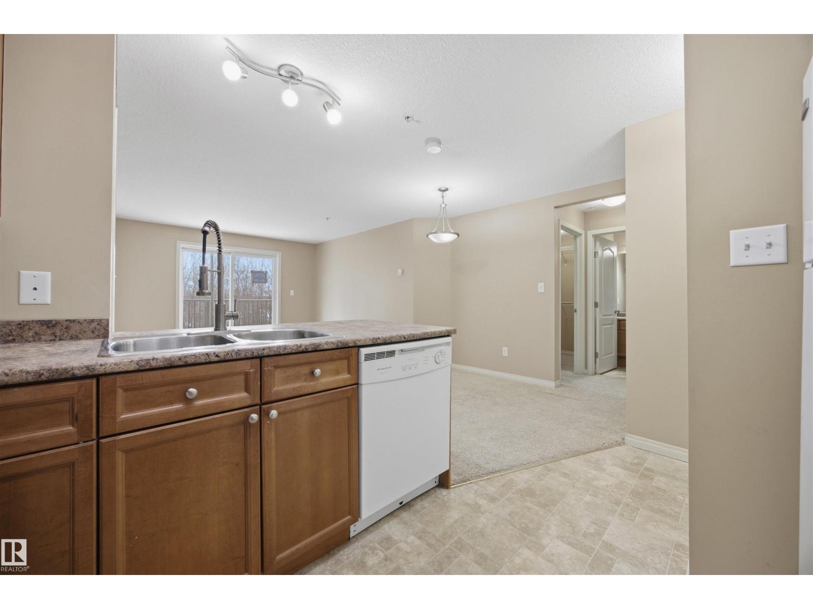 #107 4903 47 Av Property Photo 6