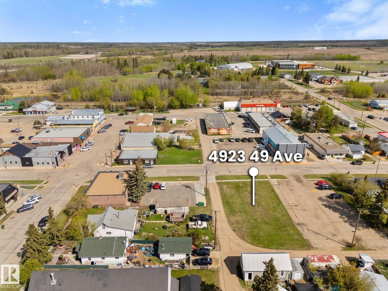 4923 49 Av Property Photo 6