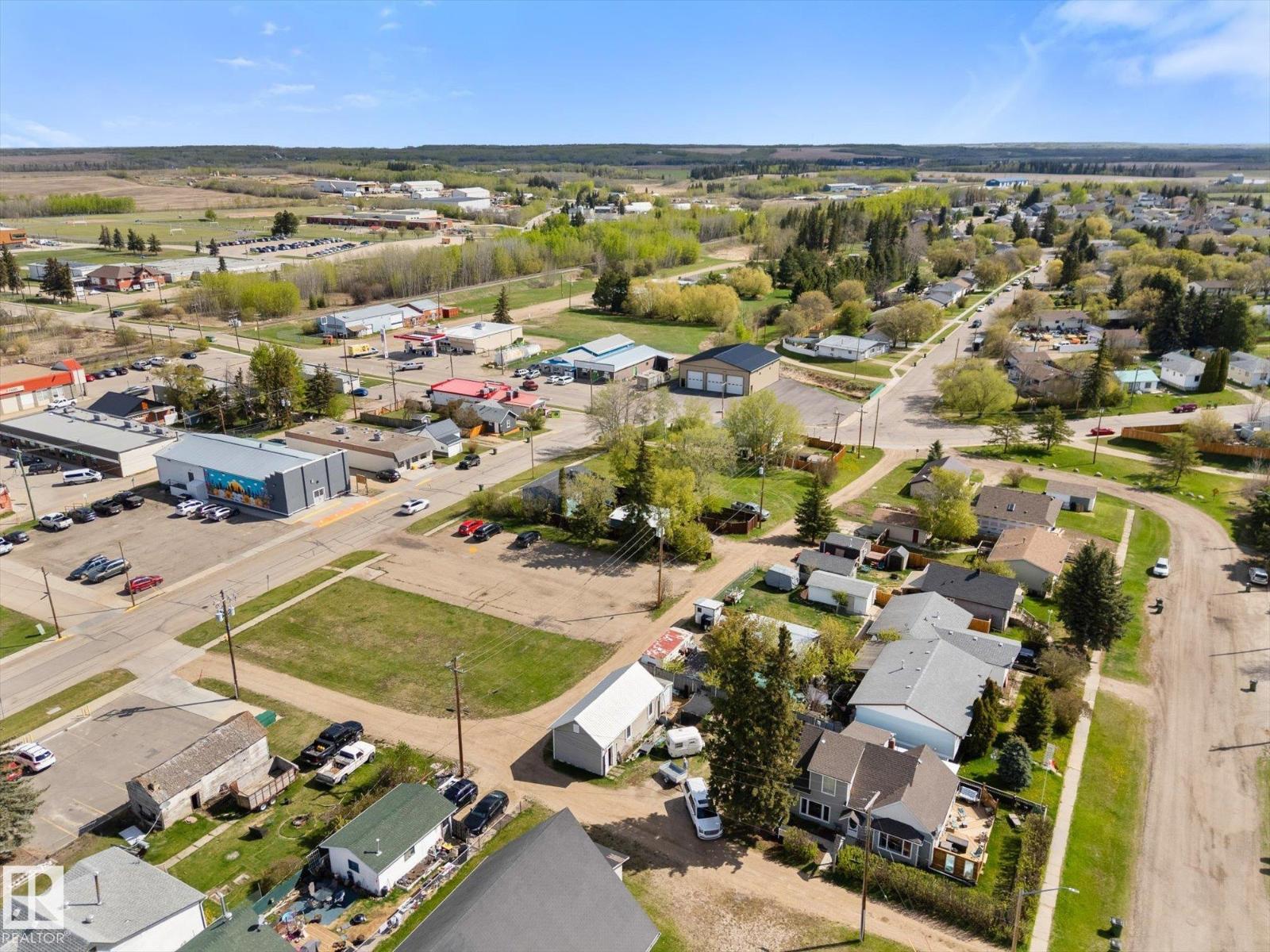 4923 49 Av Property Photo 12