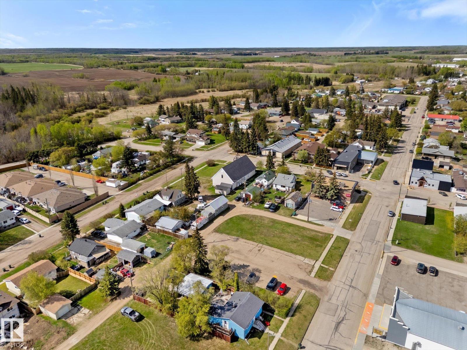 4923 49 Av Property Photo 15