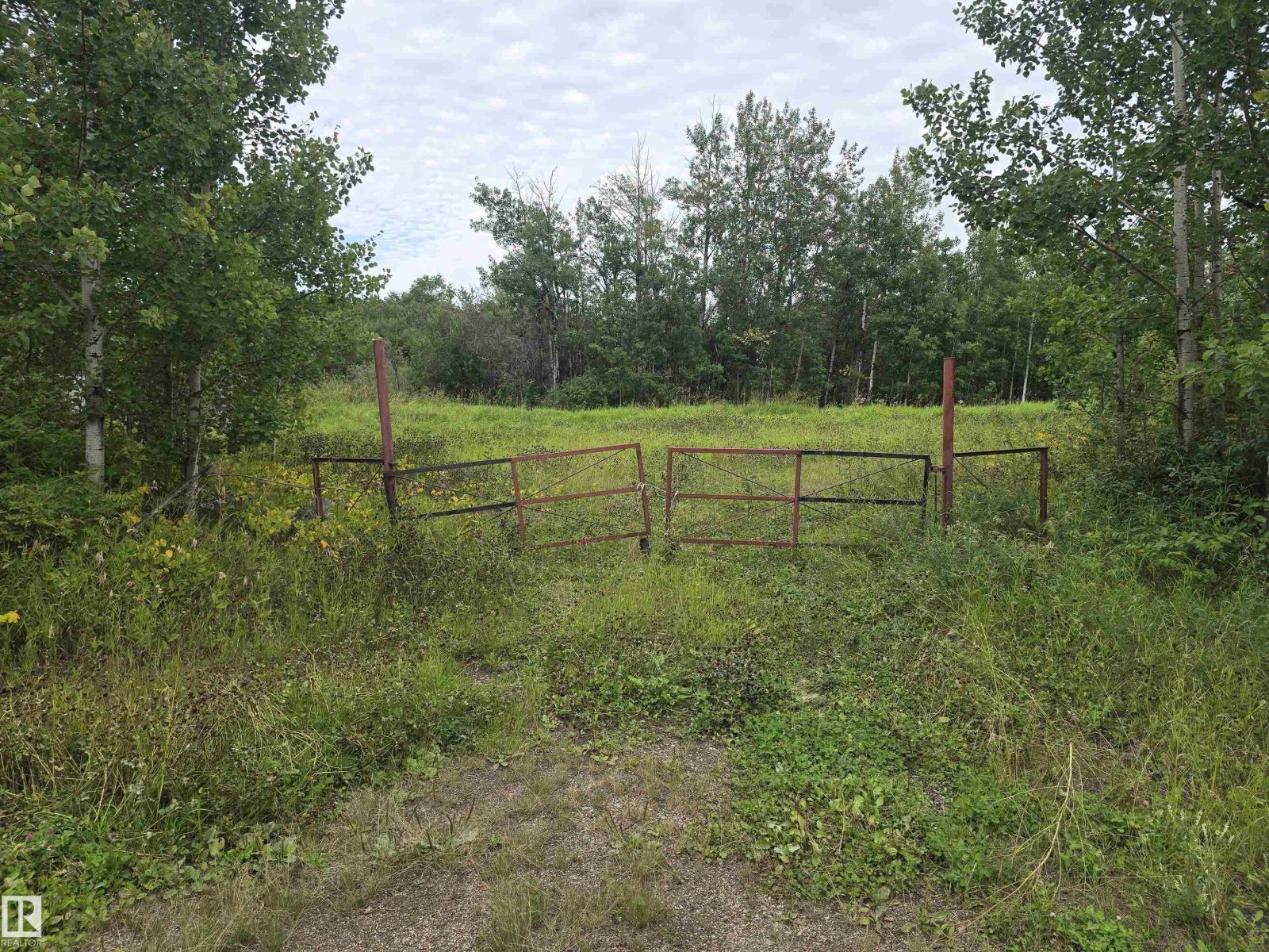 21-55022 Lac Ste. Anne Trail Property Photo 2