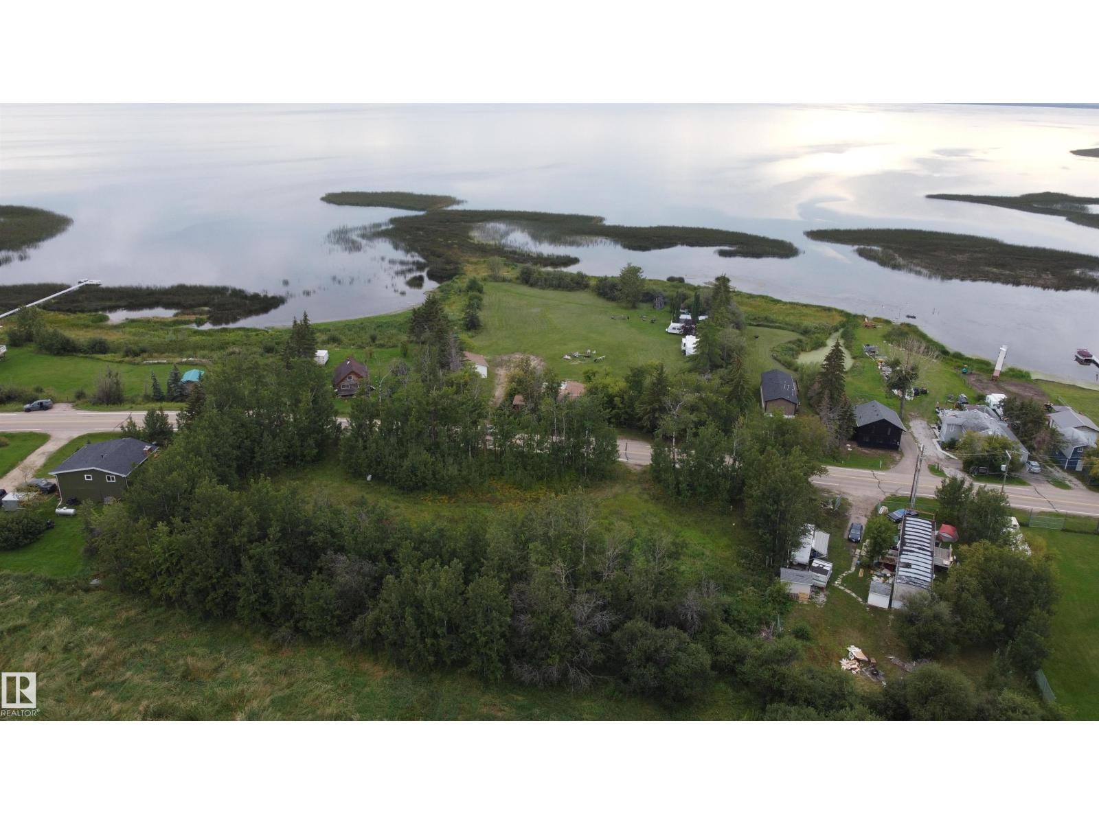 21-55022 Lac Ste. Anne Trail Property Photo 9