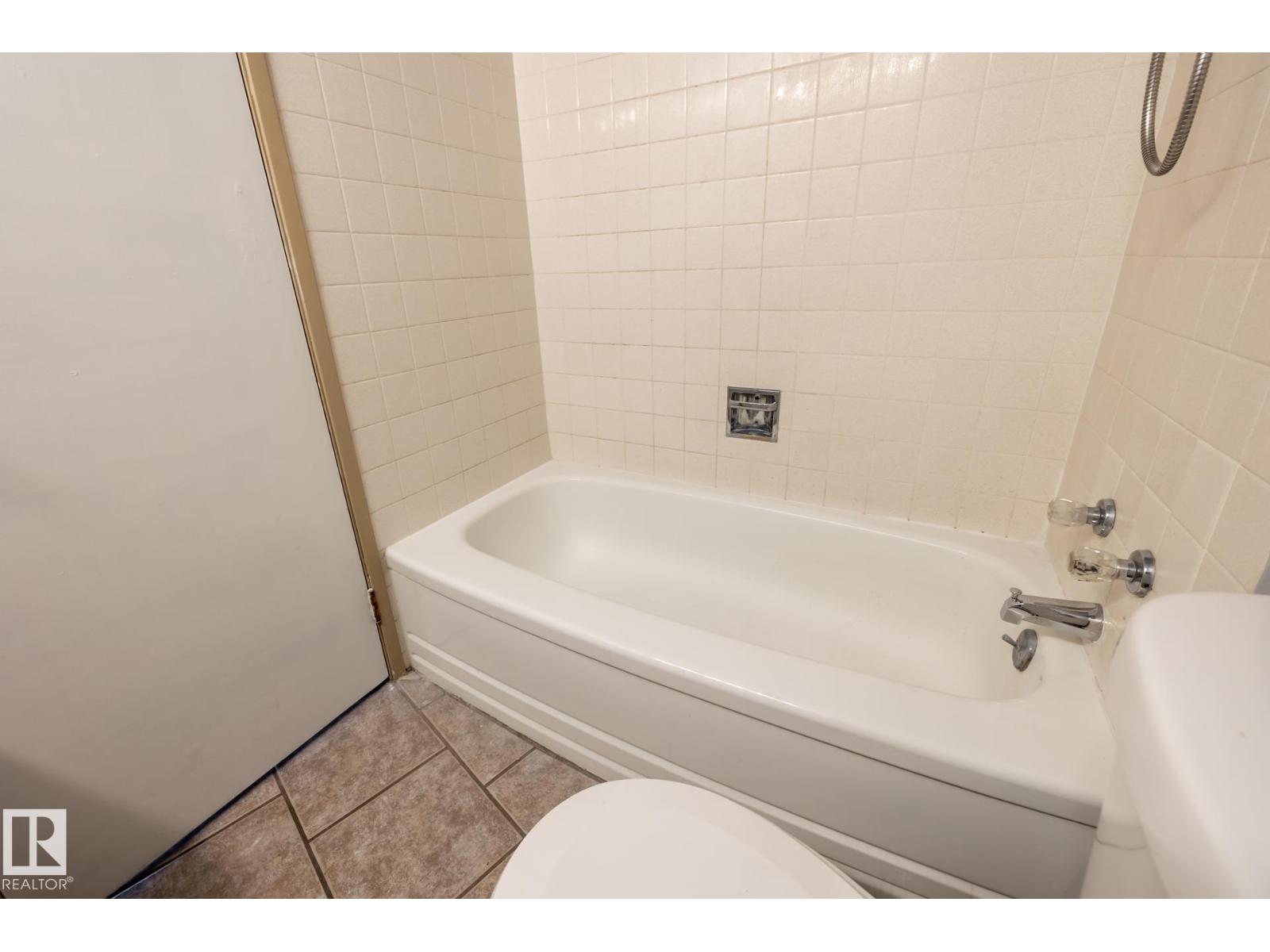#911 10883 Saskatchewan Dr Nw Property Photo 24