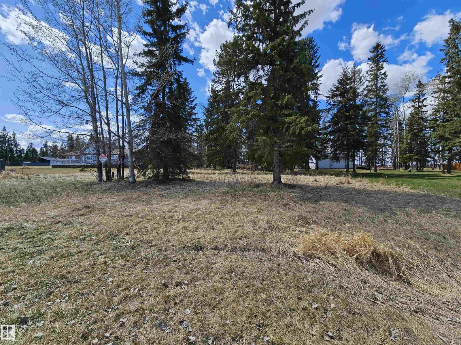 106 2 St Property Photo 1