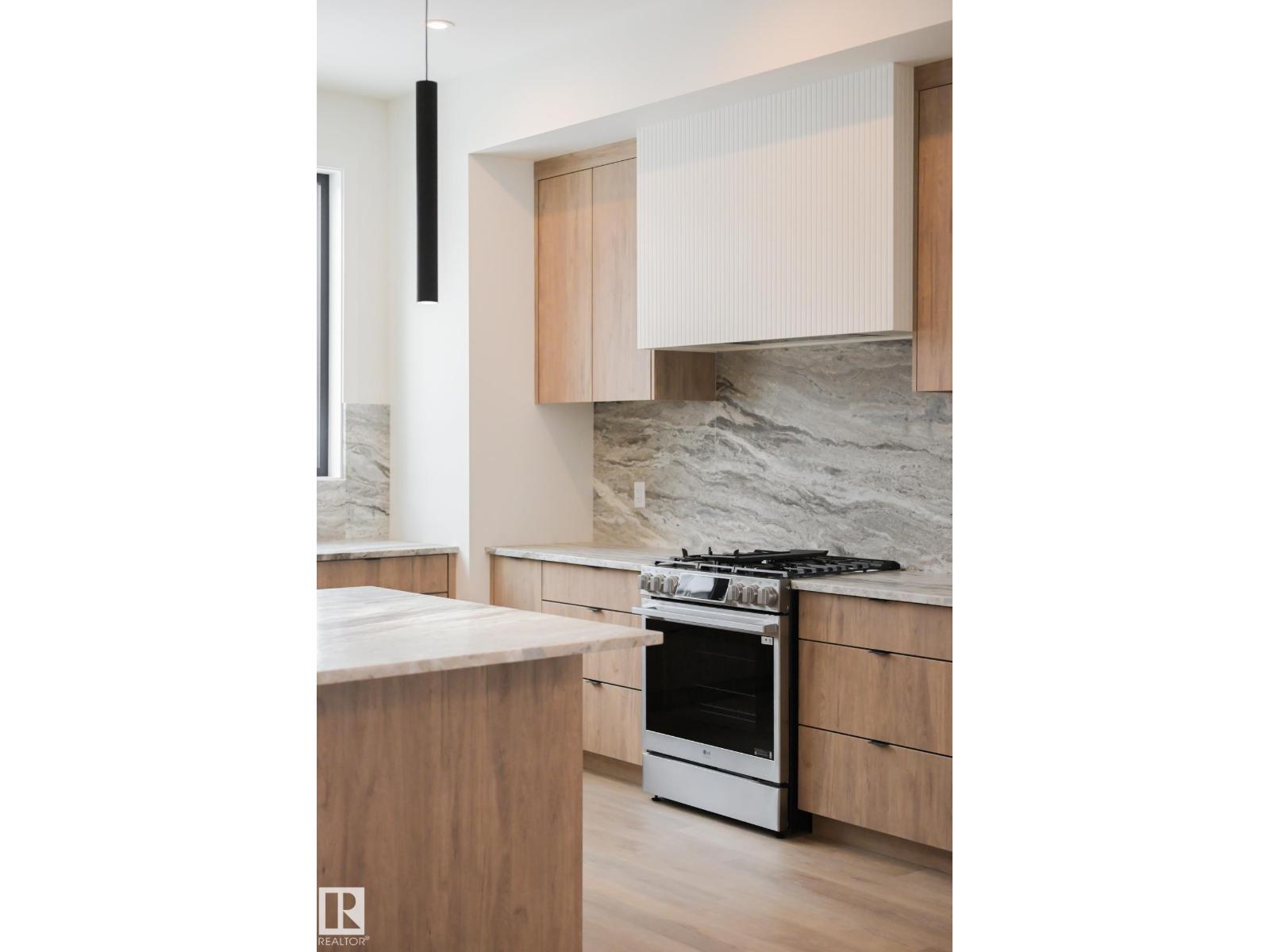 9140 74 Av Nw Property Photo 8
