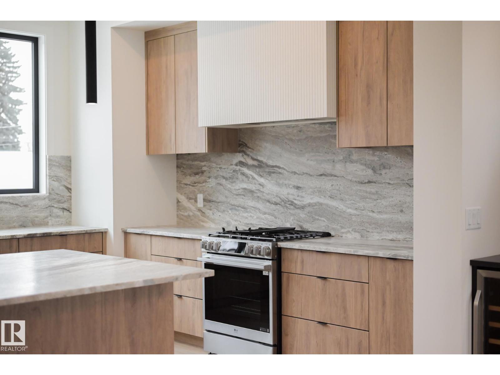 9140 74 Av Nw Property Photo 9