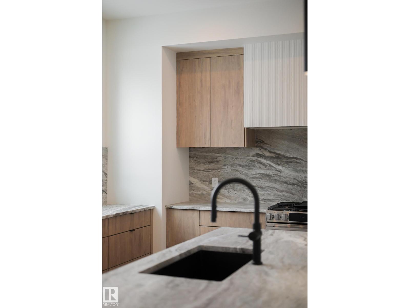 9140 74 Av Nw Property Photo 11