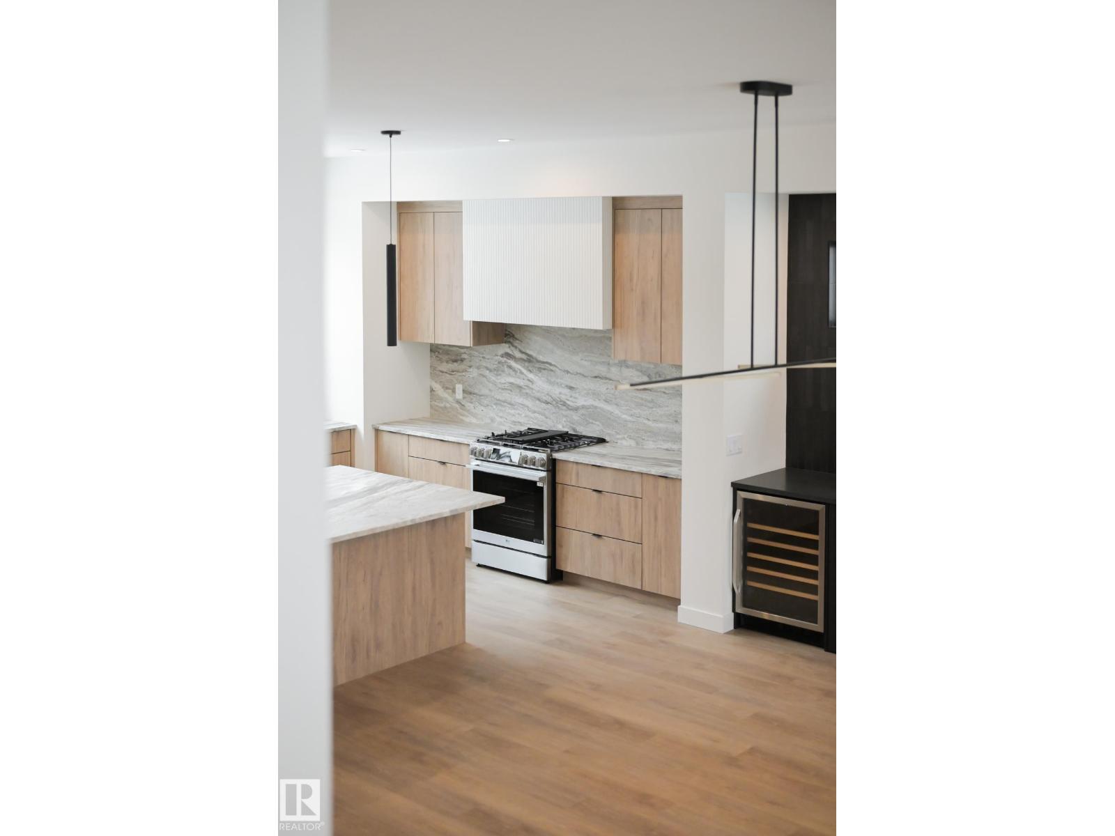 9140 74 Av Nw Property Photo 13