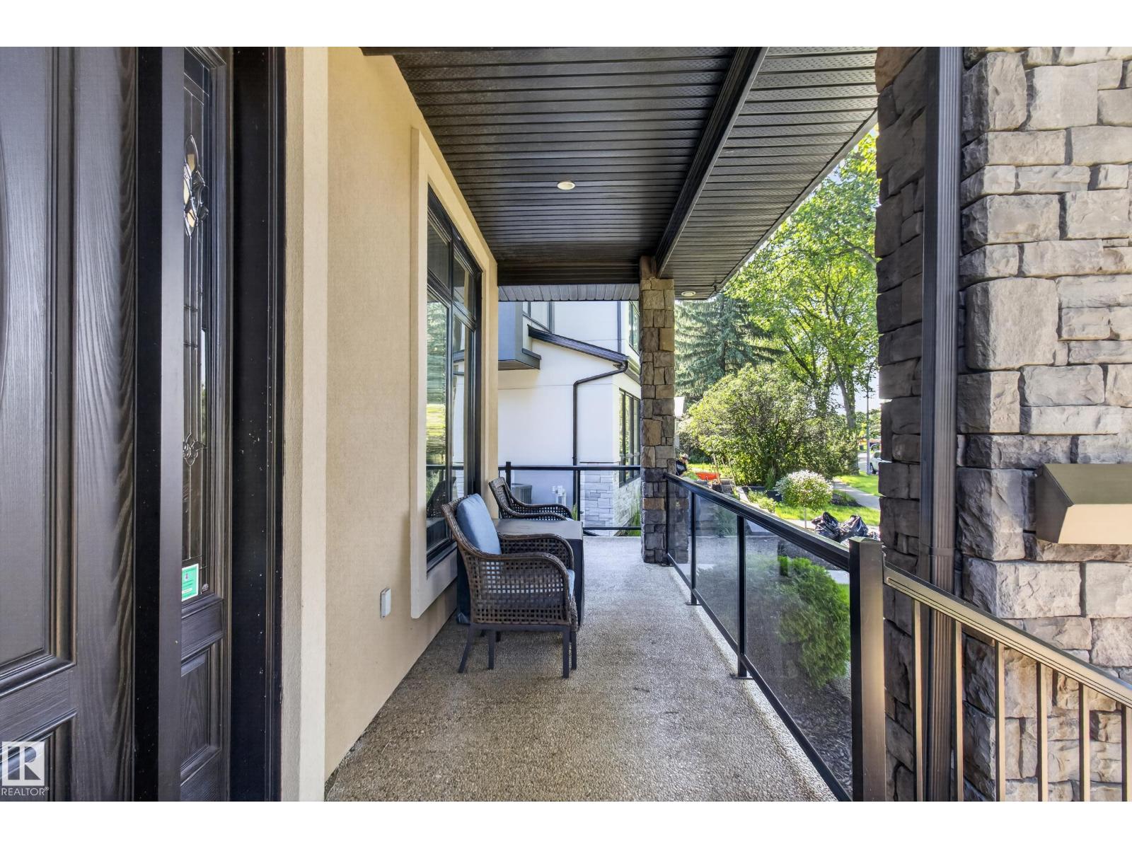 7620 98a Av Nw Property Photo 2