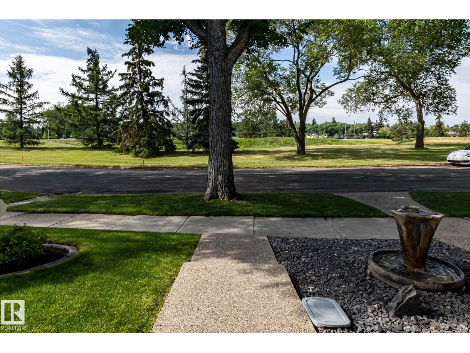 7620 98a Av Nw Property Photo 4