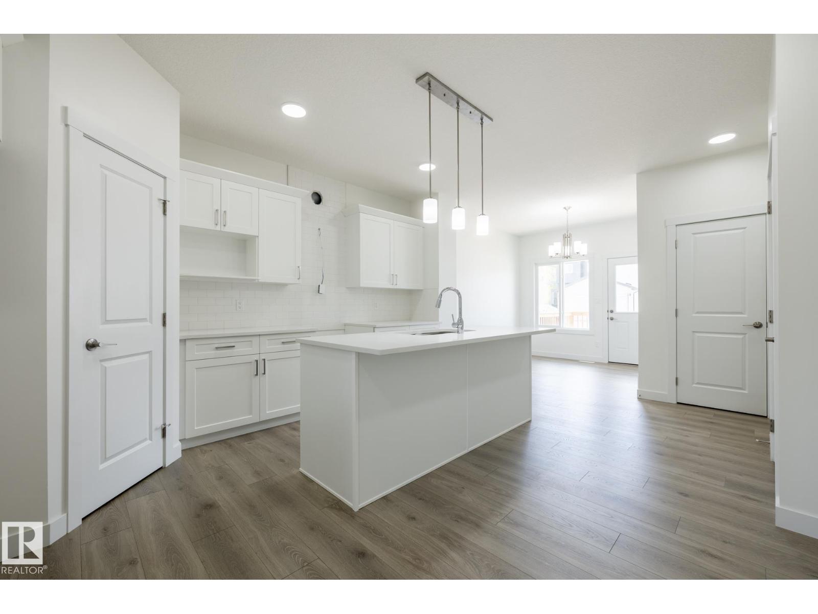 610 Ashgrove Ci Property Photo 7